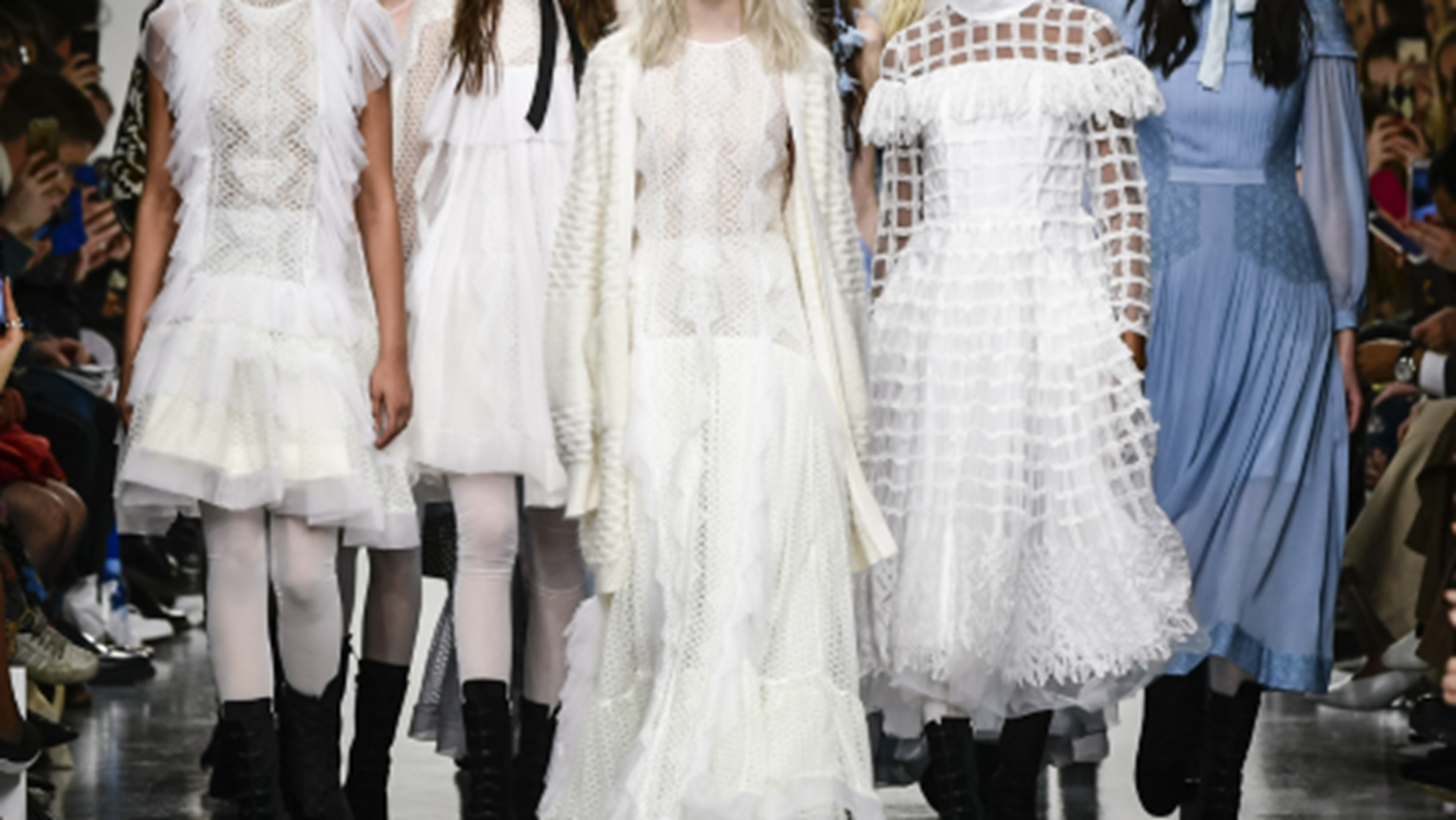 &#x397; &#x395;&#x3B2;&#x3B4;&#x3BF;&#x3BC;&#x3AC;&#x3B4;&#x3B1; &#x39C;&#x3CC;&#x3B4;&#x3B1;&#x3C2; &#x3C4;&#x3BF;&#x3C5; &#x39B;&#x3BF;&#x3BD;&#x3B4;&#x3AF;&#x3BD;&#x3BF;&#x3C5; &#x3C0;&#x3C1;&#x3CC;&#x3BA;&#x3B5;&#x3B9;&#x3C4;&#x3B1;&#x3B9; &#x3BD;&#x3B1; &#x3B3;&#x3AF;&#x3BD;&#x3B5;&#x3B9; &#x3BC;&#x3AD;&#x3C3;&#x3C9; live streaming