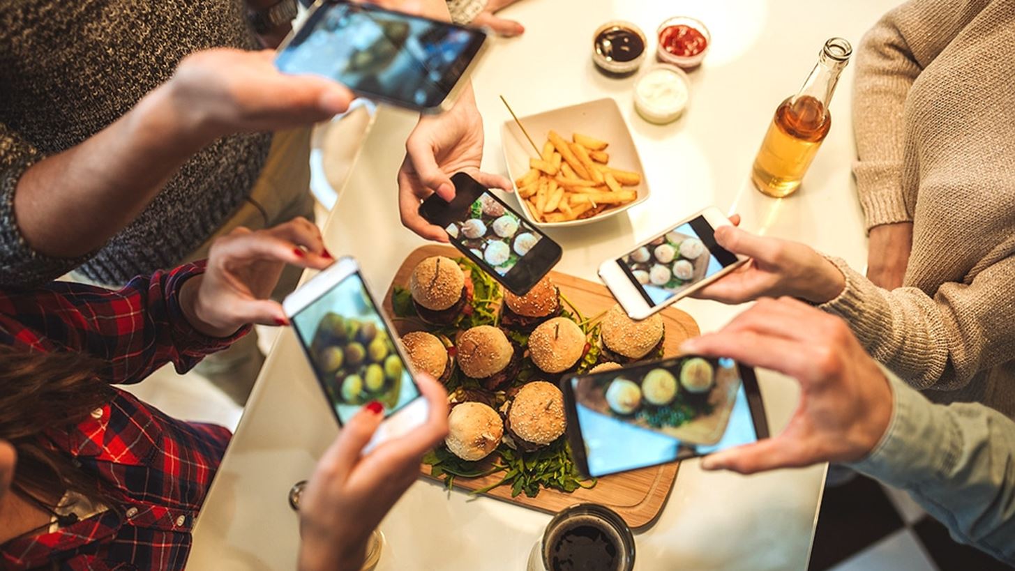 &#x393;&#x3B9;&#x3B1;&#x3C4;&#x3AF; &#x3BF;&#x3B9; &#x3C6;&#x3C9;&#x3C4;&#x3BF;&#x3B3;&#x3C1;&#x3B1;&#x3C6;&#x3AF;&#x3B5;&#x3C2; &#x3C4;&#x3C9;&#x3BD; &#x3AC;&#x3BB;&#x3BB;&#x3C9;&#x3BD; &#x3C3;&#x3C4;&#x3BF; Instagram &#x3B5;&#x3AF;&#x3BD;&#x3B1;&#x3B9; &#x3BA;&#x3B1;&#x3BB;&#x3CD;&#x3C4;&#x3B5;&#x3C1;&#x3B5;&#x3C2; &#x3B1;&#x3C0;&#x3CC; &#x3C4;&#x3B9;&#x3C2; &#x3B4;&#x3B9;&#x3BA;&#x3AD;&#x3C2; &#x3C3;&#x3BF;&#x3C5;