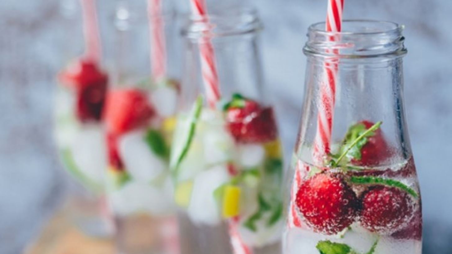 3 ροφήματα πιο αποτελεσματικά από το νερό με λεμόνι για απώλεια βάρους