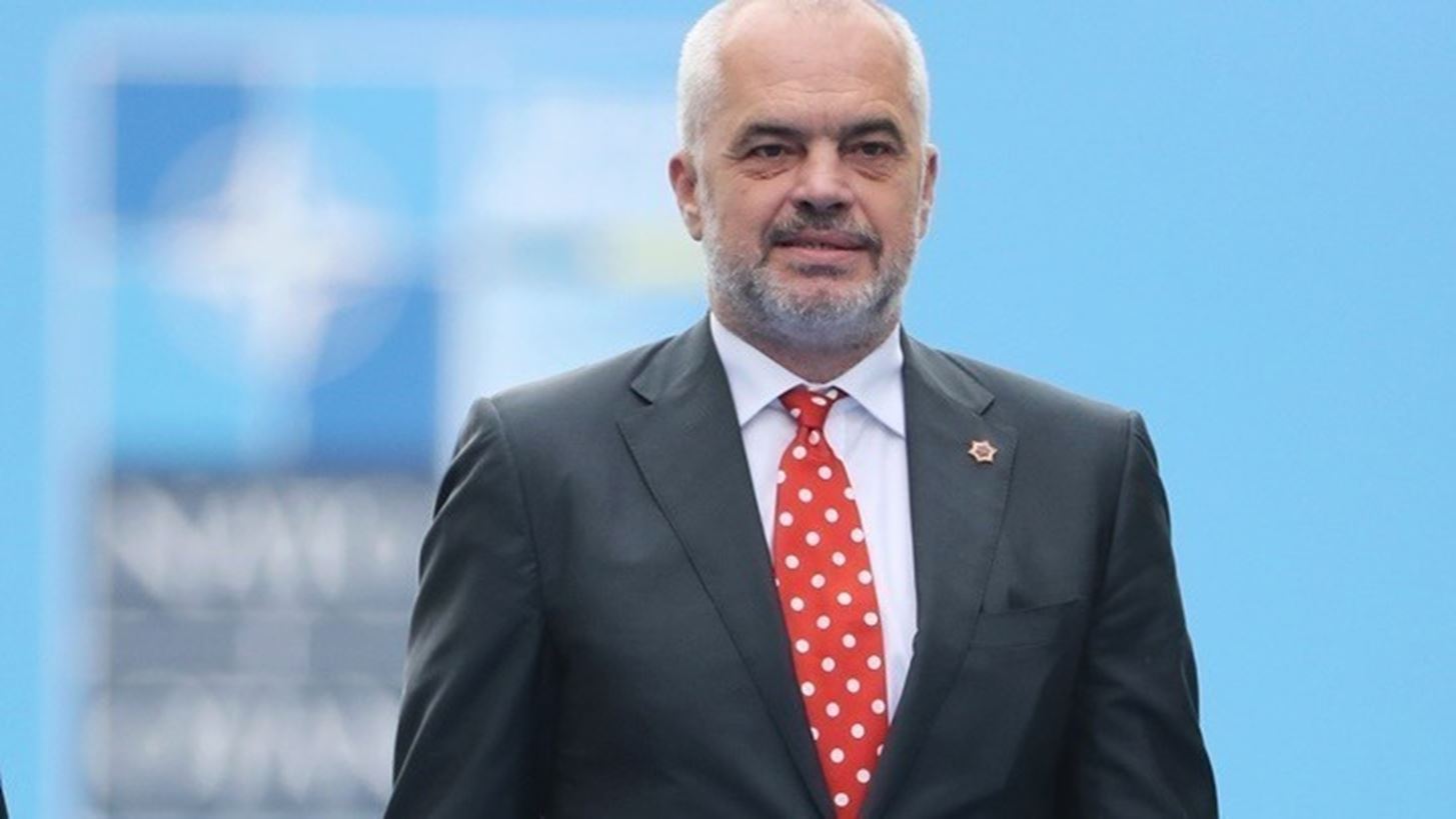 &#x397; &#x391;&#x3BB;&#x3B2;&#x3B1;&#x3BD;&#x3AF;&#x3B1; &#x3AD;&#x3C7;&#x3B5;&#x3B9; &#x3C4;&#x3B7;&#x3BD; &#x3BA;&#x3C5;&#x3B2;&#x3AD;&#x3C1;&#x3BD;&#x3B7;&#x3C3;&#x3B7; &#x3BC;&#x3B5; &#x3C4;&#x3B9;&#x3C2; &#x3C0;&#x3B5;&#x3C1;&#x3B9;&#x3C3;&#x3C3;&#x3CC;&#x3C4;&#x3B5;&#x3C1;&#x3B5;&#x3C2; &#x3B3;&#x3C5;&#x3BD;&#x3B1;&#x3AF;&#x3BA;&#x3B5;&#x3C2; &#x3C3;&#x3C4;&#x3BF;&#x3BD; &#x3BA;&#x3CC;&#x3C3;&#x3BC;&#x3BF;