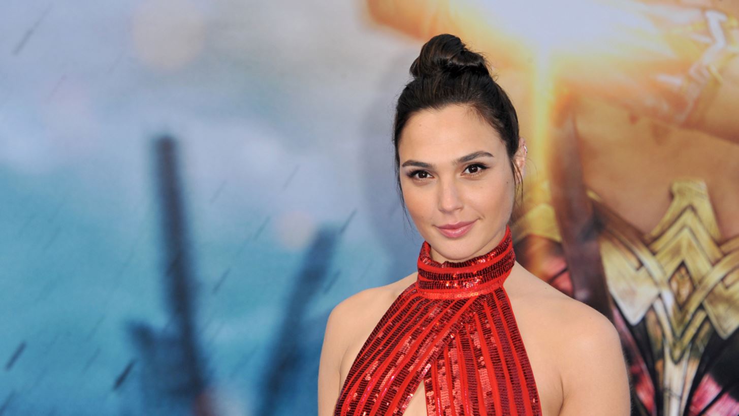 &#x397; &#x3C0;&#x3C1;&#x3B5;&#x3BC;&#x3B9;&#x3AD;&#x3C1;&#x3B1; &#x3C4;&#x3BF;&#x3C5; &#x27;&#x27;Wonder Woman 1984&#x27;&#x27; &#x3B1;&#x3BD;&#x3B1;&#x3B2;&#x3AC;&#x3BB;&#x3BB;&#x3B5;&#x3C4;&#x3B1;&#x3B9; &#x3B3;&#x3B9;&#x3B1; &#x3C4;&#x3BF; 2020