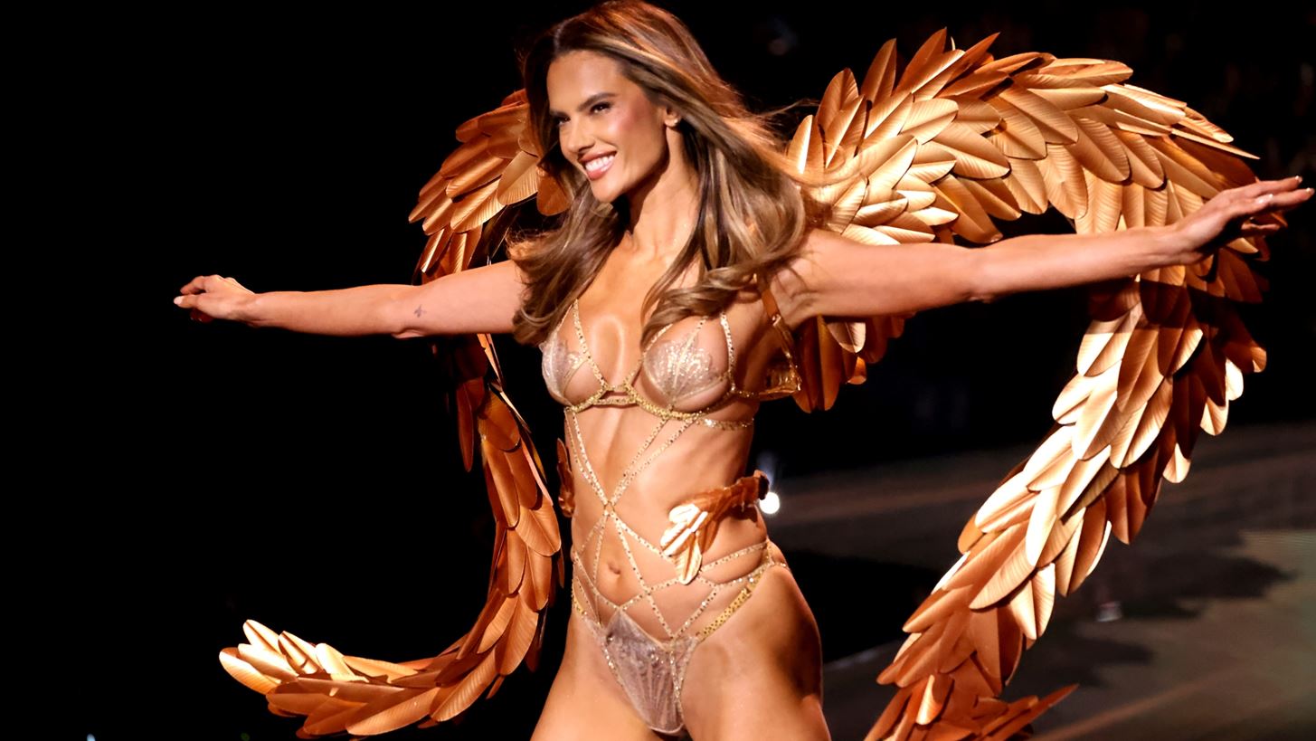 H Alessandra Ambrosio &#x3BC;&#x3B5; &#x3C4;&#x3BF; &#x3C4;&#x3AD;&#x3BB;&#x3B5;&#x3B9;&#x3BF; &quot;curly look&quot; &#x3C4;&#x3BF;&#x3C5; &#x3C6;&#x3B8;&#x3B9;&#x3BD;&#x3BF;&#x3C0;&#x3CE;&#x3C1;&#x3BF;&#x3C5;