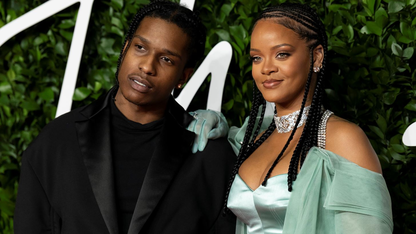Rihanna | &#x39C;&#x3B1;&#x3C2; &#x3B4;&#x3B5;&#x3AF;&#x3C7;&#x3BD;&#x3B5;&#x3B9; &#x3B3;&#x3B9;&#x3B1; &#x3C0;&#x3C1;&#x3CE;&#x3C4;&#x3B7; &#x3C6;&#x3BF;&#x3C1;&#x3AC; &#x3C4;&#x3BF; &#x3C0;&#x3C1;&#x3CC;&#x3C3;&#x3C9;&#x3C0;&#x3BF; &#x3C4;&#x3BF;&#x3C5; &#x3BD;&#x3B5;&#x3BF;&#x3B3;&#x3AD;&#x3BD;&#x3BD;&#x3B7;&#x3C4;&#x3BF;&#x3C5; &#x3B3;&#x3B9;&#x3BF;&#x3C5; &#x3C4;&#x3B7;&#x3C2;