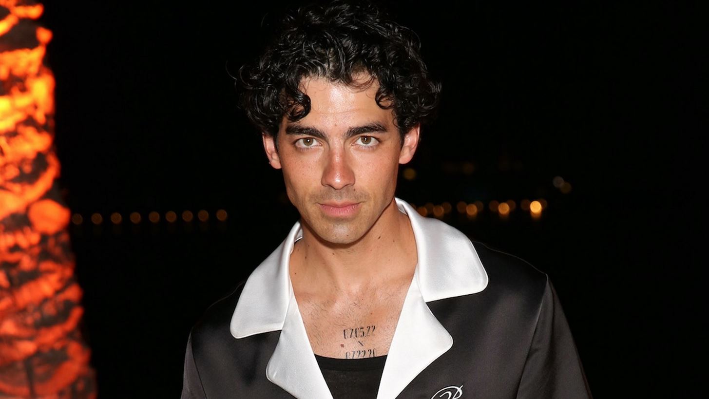 &#x39F;&#x3B9; Joe Jonas, Luke Evans &#x3BA;&#x3B1;&#x3B9; Chanel Iman &#x3C3;&#x3B5; grand opening &#x3C3;&#x3C4;&#x3B7;&#x3BD; &#x391;&#x3B8;&#x3AE;&#x3BD;&#x3B1;