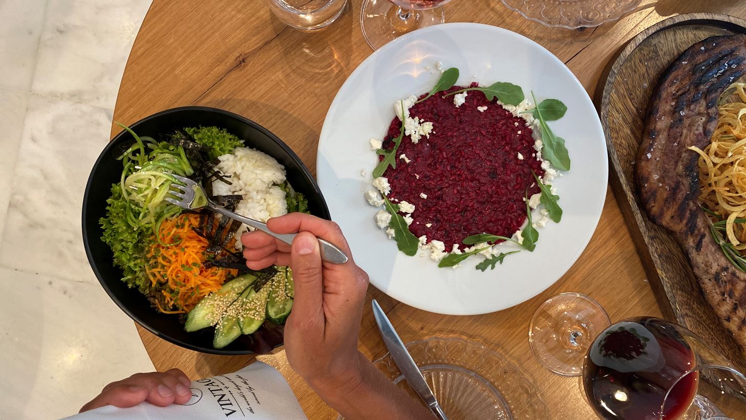 Wine delivery: &#x39D;&#x3B1;&#x3B9;, &#x3C4;&#x3BF; &#x3B1;&#x3B3;&#x3B1;&#x3C0;&#x3B7;&#x3BC;&#x3AD;&#x3BD;&#x3BF; &#x3C3;&#x3BF;&#x3C5; &#x3BA;&#x3C1;&#x3B1;&#x3C3;&#x3AF; &#x3AD;&#x3C1;&#x3C7;&#x3B5;&#x3C4;&#x3B1;&#x3B9; &#x3C3;&#x3C4;&#x3B7;&#x3BD; &#x3C0;&#x3CC;&#x3C1;&#x3C4;&#x3B1; &#x3C3;&#x3BF;&#x3C5;