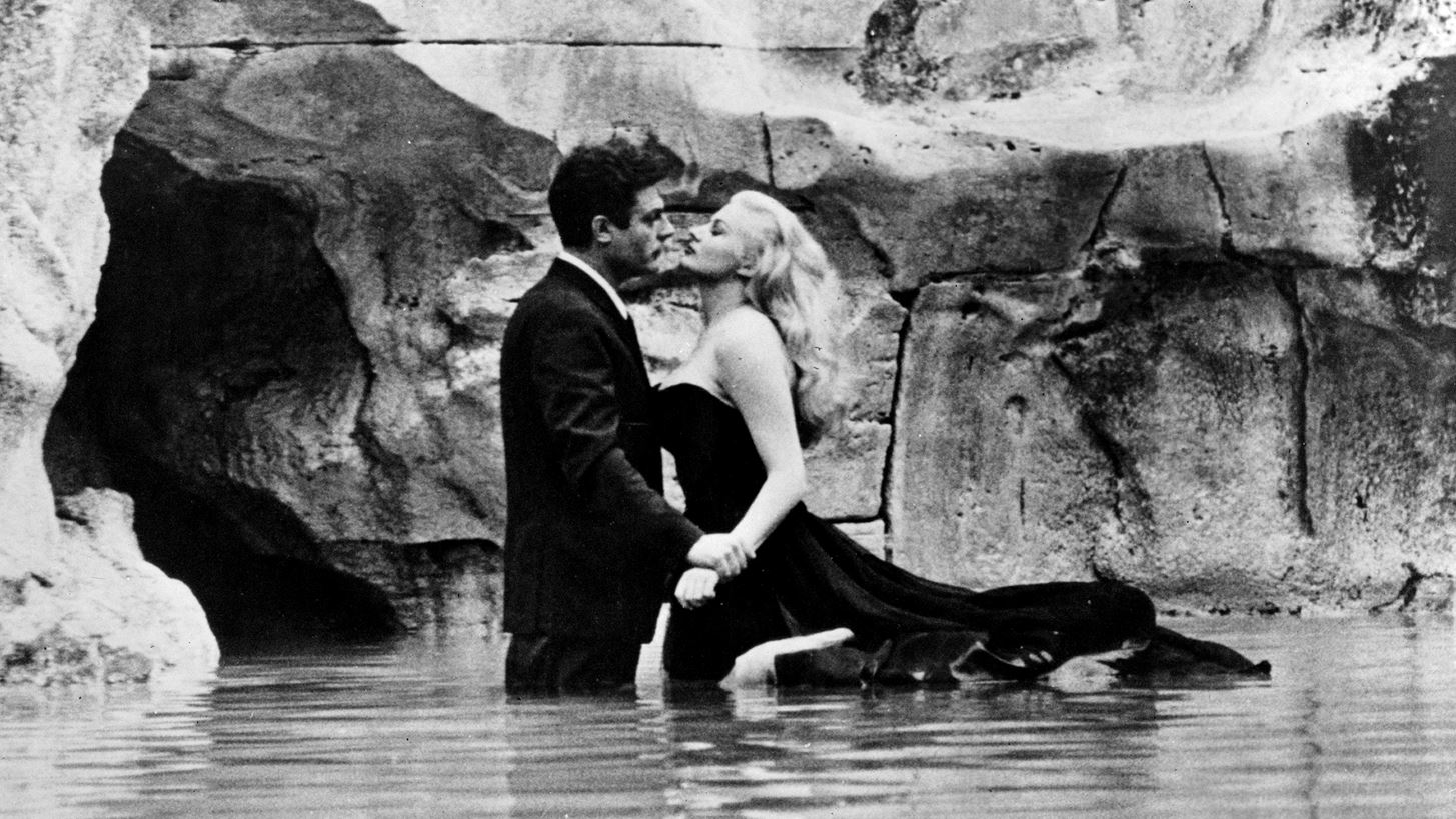 &#x3A4;&#x3B1; &#x3C0;&#x3B9;&#x3BF; iconic &#x3BC;&#x3B1;&#x3CD;&#x3C1;&#x3B1; &#x3C6;&#x3BF;&#x3C1;&#x3AD;&#x3BC;&#x3B1;&#x3C4;&#x3B1; &#x3C3;&#x3C4;&#x3B7;&#x3BD; &#x3B9;&#x3C3;&#x3C4;&#x3BF;&#x3C1;&#x3AF;&#x3B1; &#x3C4;&#x3BF;&#x3C5; &#x3BA;&#x3B9;&#x3BD;&#x3B7;&#x3BC;&#x3B1;&#x3C4;&#x3BF;&#x3B3;&#x3C1;&#x3AC;&#x3C6;&#x3BF;&#x3C5;