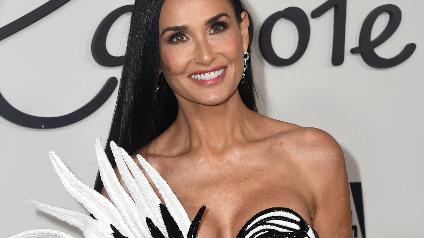 &#x397; Demi Moore &#x3B8;&#x3C5;&#x3BC;&#x3AC;&#x3C4;&#x3B1;&#x3B9; &#x3BA;&#x3B1;&#x3B9; &#x3C4;&#x3B9;&#x3BC;&#x3AC; &#x3C4;&#x3BF; &#x3BB;&#x3B1;&#x3C4;&#x3C1;&#x3B5;&#x3BC;&#x3AD;&#x3BD;&#x3BF; &quot;&#x39C;&#x3C0;&#x3B1;&#x3C1;&#x3AC;&#x3BA;&#x3B9; &#x3C4;&#x3BF;&#x3C5; &#x3A3;&#x3B1;&#x3BD; &#x388;&#x3BB;&#x3BC;&#x3BF;&quot;