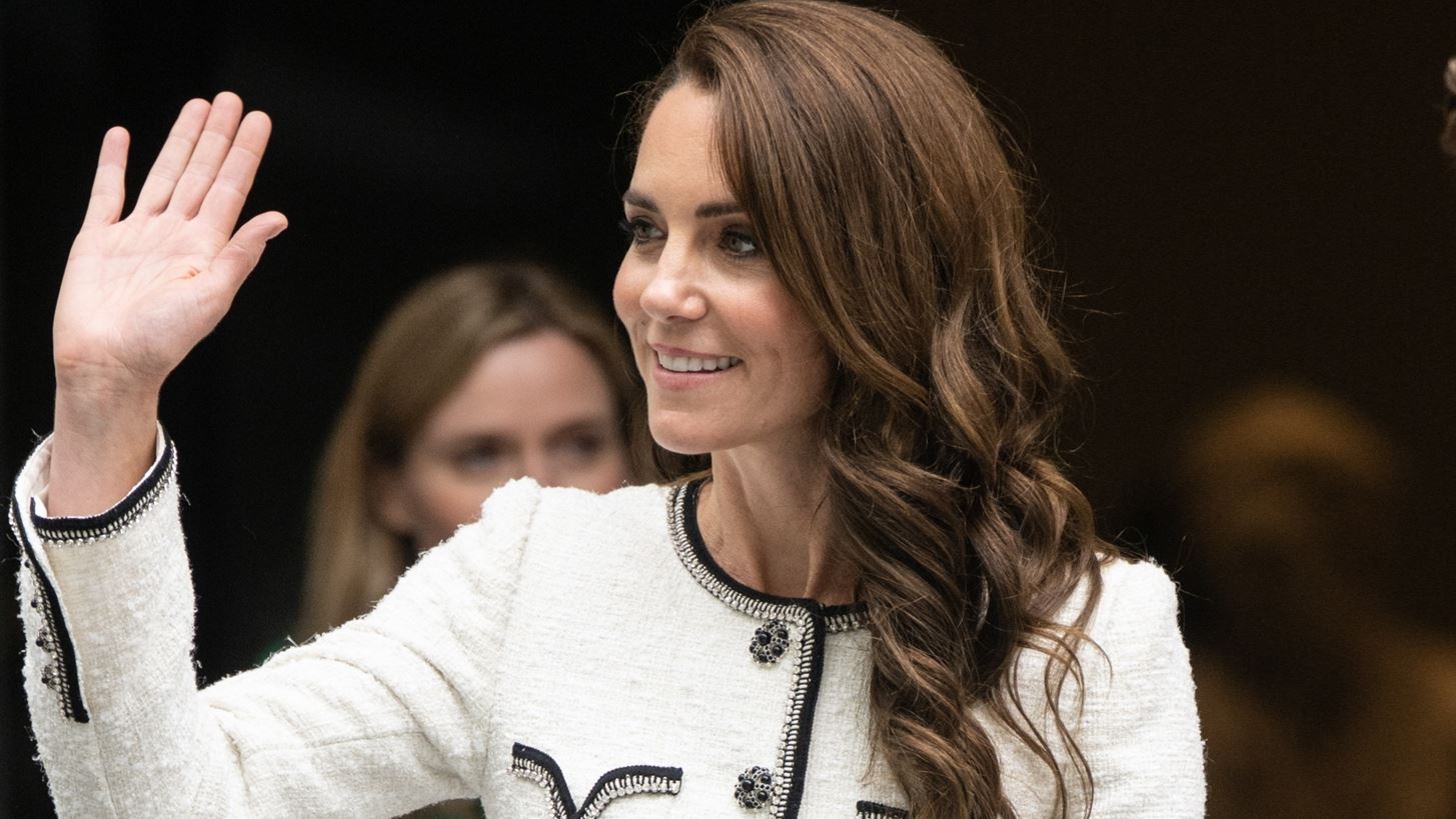 Kate Middleton | &#x391;&#x3C5;&#x3C4;&#x3CC; &#x3B5;&#x3AF;&#x3BD;&#x3B1;&#x3B9; &#x3C4;&#x3BF; &#x3B1;&#x3B3;&#x3B1;&#x3C0;&#x3B7;&#x3BC;&#x3AD;&#x3BD;&#x3BF; &#x3C4;&#x3B7;&#x3C2; &#x3BA;&#x3B1;&#x3BB;&#x3BF;&#x3BA;&#x3B1;&#x3B9;&#x3C1;&#x3B9;&#x3BD;&#x3CC; print