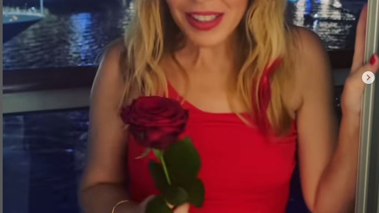 &#x3A4;&#x3BF; &#x3B3;&#x3B5;&#x3BD;&#x3AD;&#x3B8;&#x3BB;&#x3B9;&#x3BF; &#x3B4;&#x3CE;&#x3C1;&#x3BF; &#x3C4;&#x3C9;&#x3BD; fans &#x3C4;&#x3B7;&#x3C2; Kylie Minogue &#x3C3;&#x3C4;&#x3B7;&#x3BD; &#x3B1;&#x3B3;&#x3B1;&#x3C0;&#x3B7;&#x3BC;&#x3AD;&#x3BD;&#x3B7; &#x3C4;&#x3BF;&#x3C5;&#x3C2; &#x3C4;&#x3C1;&#x3B1;&#x3B3;&#x3BF;&#x3C5;&#x3B4;&#x3AF;&#x3C3;&#x3C4;&#x3C1;&#x3B9;&#x3B1;
