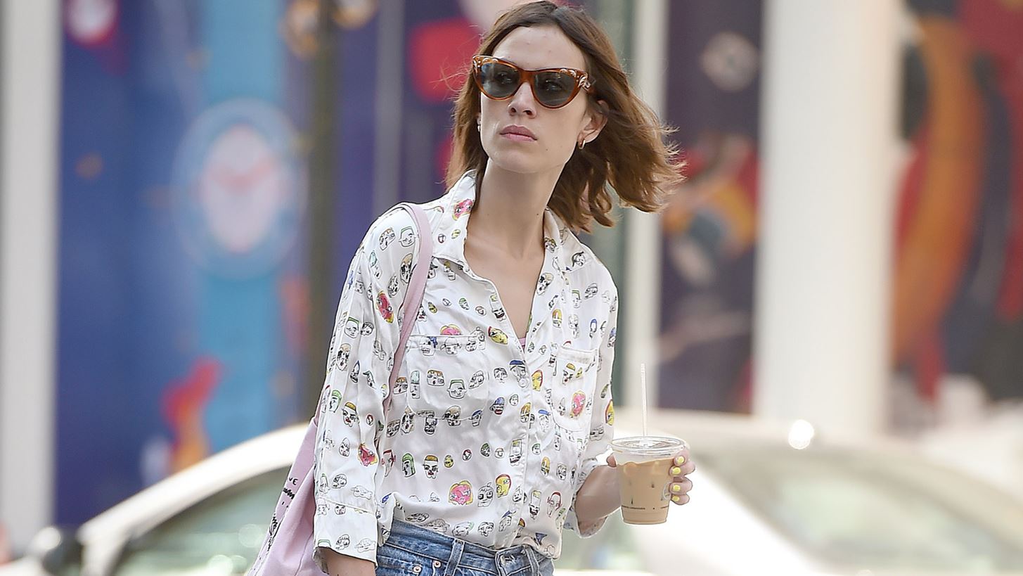 Alexa Chung: 6 &#x3C3;&#x3C5;&#x3BD;&#x3B1;&#x3C1;&#x3C0;&#x3B1;&#x3C3;&#x3C4;&#x3B9;&#x3BA;&#x3AD;&#x3C2; &#x3B9;&#x3B4;&#x3AD;&#x3B5;&#x3C2; &#x3B3;&#x3B9;&#x3B1; &#x3BA;&#x3B1;&#x3BB;&#x3BF;&#x3BA;&#x3B1;&#x3B9;&#x3C1;&#x3B9;&#x3BD;&#x3CC; &#x3BD;&#x3C4;&#x3CD;&#x3C3;&#x3B9;&#x3BC;&#x3BF;