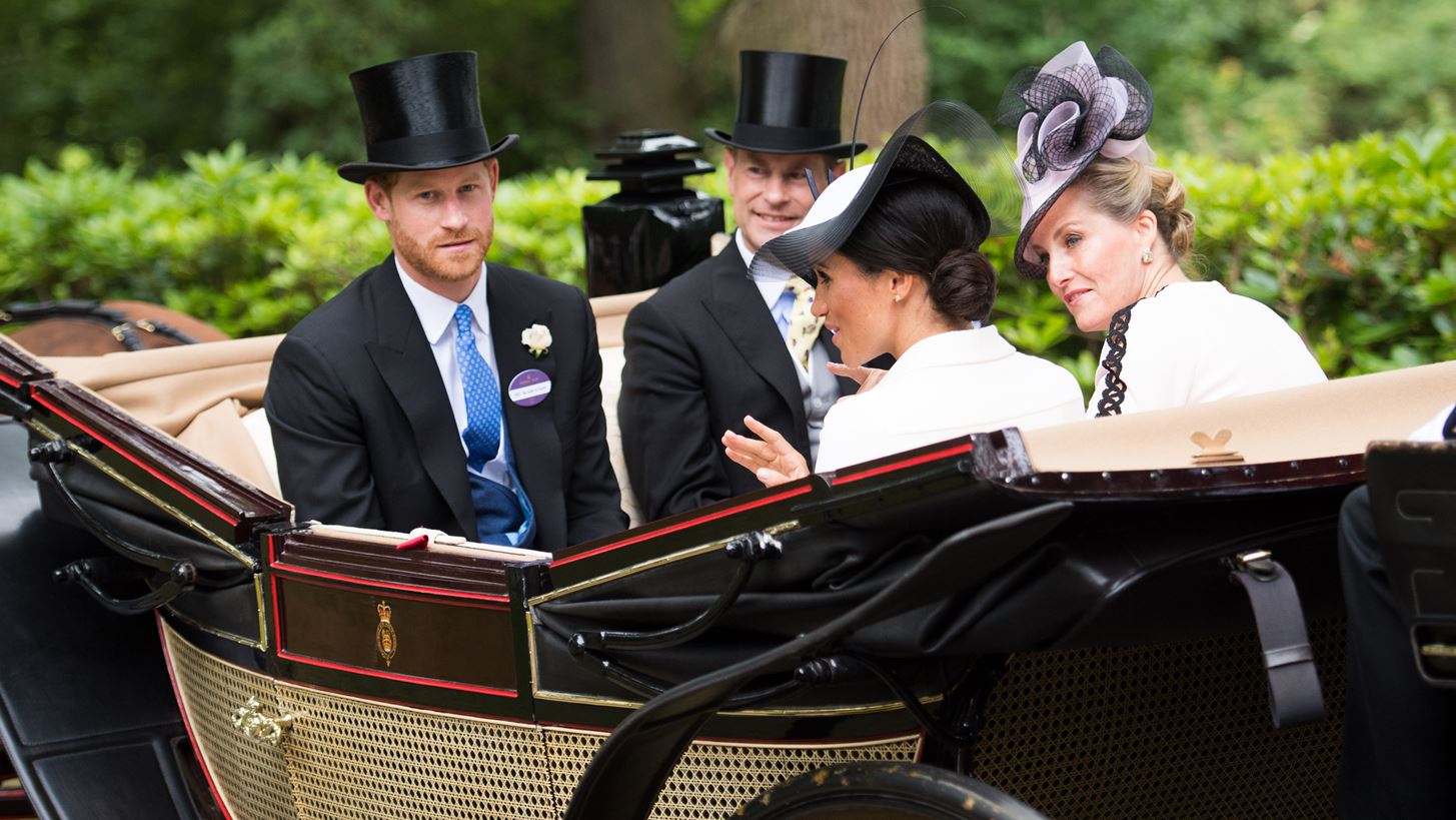 Royal Ascot: &#x394;&#x3B5;&#x3C2; &#x3C6;&#x3C9;&#x3C4;&#x3BF;&#x3B3;&#x3C1;&#x3B1;&#x3C6;&#x3AF;&#x3B5;&#x3C2; &#x3B1;&#x3C0;&#x3CC; &#x3C4;&#x3B9;&#x3C2; &#x3B2;&#x3B1;&#x3C3;&#x3B9;&#x3BB;&#x3B9;&#x3BA;&#x3AD;&#x3C2; &#x3B9;&#x3C0;&#x3C0;&#x3BF;&#x3B4;&#x3C1;&#x3BF;&#x3BC;&#x3AF;&#x3B5;&#x3C2;