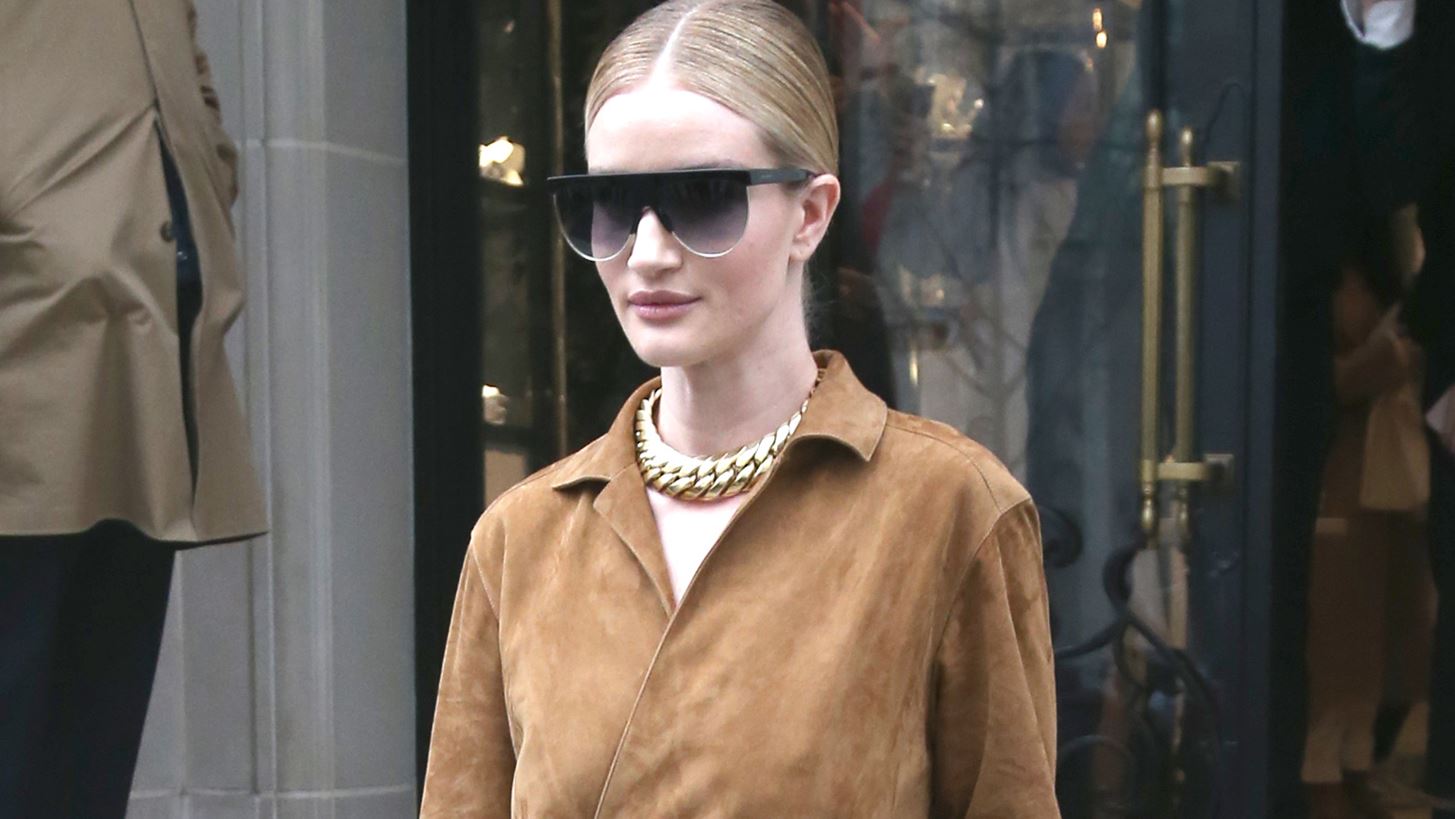 Rosie Huntington-Whiteley | &#x39C;&#x3B5; &#x3C3;&#x3BF;&#x3C5;&#x3AD;&#x3BD;&#x3C4;, &#x3BF;&#x3BB;&#x3CC;&#x3C3;&#x3C9;&#x3BC;&#x3B7; &#x3C6;&#x3CC;&#x3C1;&#x3BC;&#x3B1;
