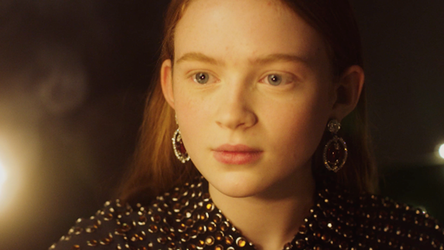 Chlo&#xEB; Sevigny &#x3BA;&#x3B1;&#x3B9; Dakota Fanning &#x3C0;&#x3C1;&#x3C9;&#x3C4;&#x3B1;&#x3B3;&#x3C9;&#x3BD;&#x3B9;&#x3C3;&#x3C4;o&#x3CD;&#x3BD; &#x3C3;&#x3C4;&#x3B7; &#x3BD;&#x3AD;&#x3B1; &#x3BA;&#x3B1;&#x3BC;&#x3C0;&#x3AC;&#x3BD;&#x3B9;&#x3B1; &#x3C4;&#x3B7;&#x3C2; Miu Miu