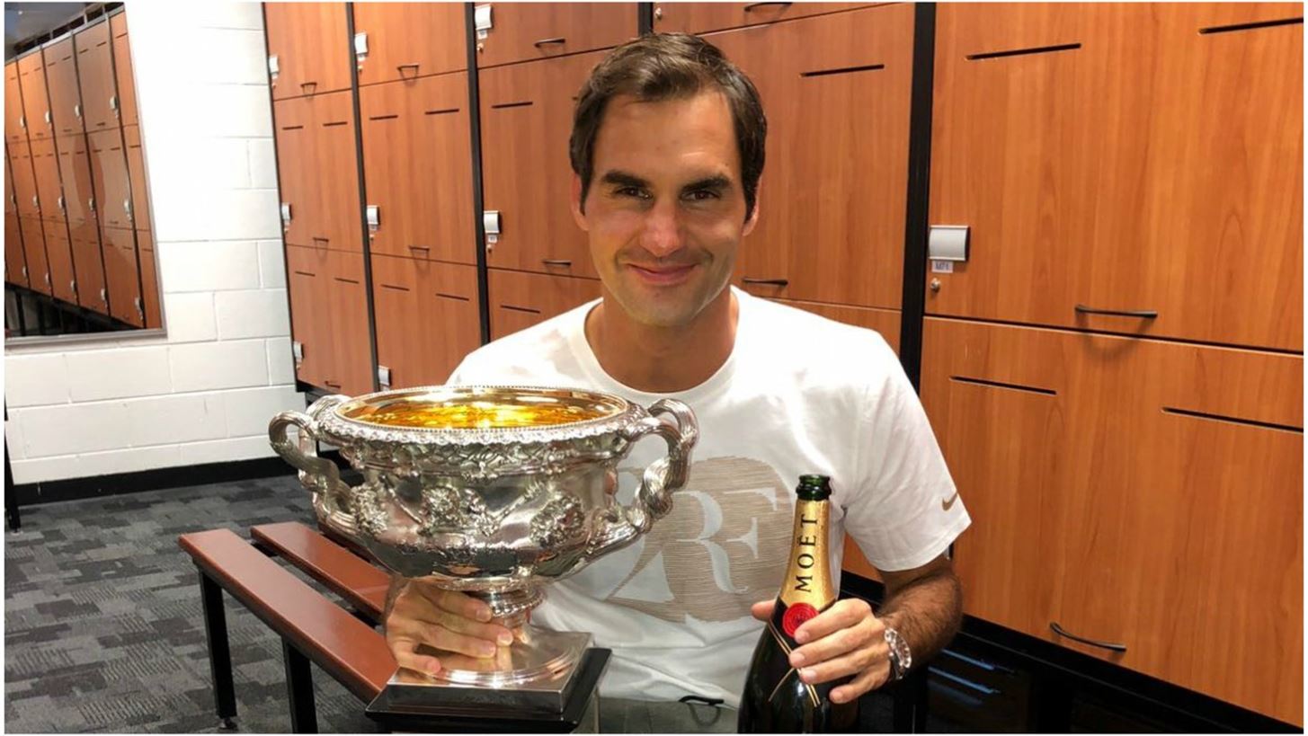&#x39F; Roger Federer &#x3B3;&#x3C1;&#x3AC;&#x3C6;&#x3B5;&#x3B9; (&#x3BE;&#x3B1;&#x3BD;&#x3AC;) &#x3B9;&#x3C3;&#x3C4;&#x3BF;&#x3C1;&#x3AF;&#x3B1; &#x3BA;&#x3B1;&#x3C4;&#x3B1;&#x3BA;&#x3C4;&#x3CE;&#x3BD;&#x3C4;&#x3B1;&#x3C2; &#x3C4;&#x3BF; Australian Open