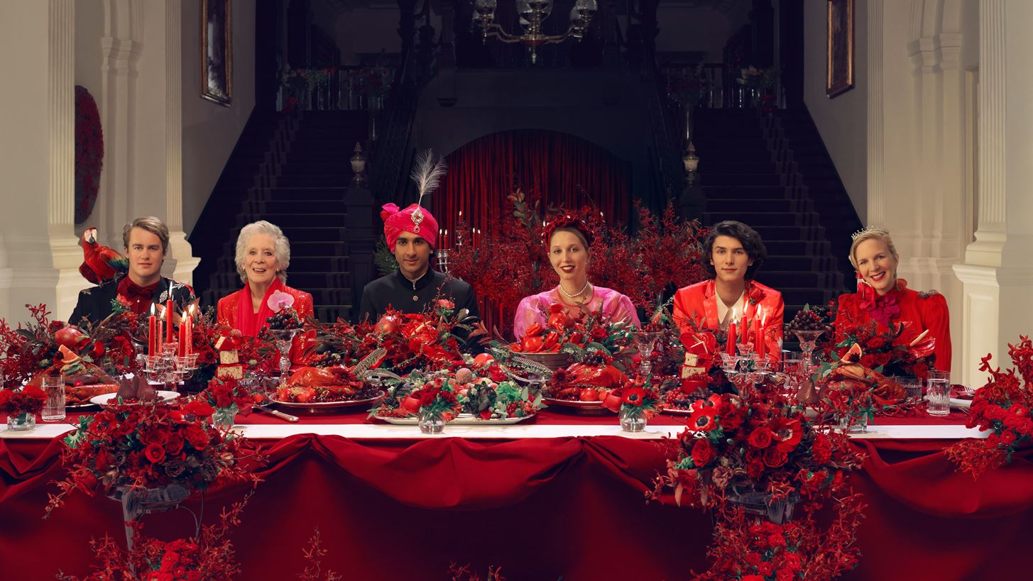 &#x39F; &#x3C3;&#x3BA;&#x3B7;&#x3BD;&#x3BF;&#x3B8;&#x3AD;&#x3C4;&#x3B7;&#x3C2; Peter Greenaway &#x3C5;&#x3C0;&#x3BF;&#x3B3;&#x3C1;&#x3AC;&#x3C6;&#x3B5;&#x3B9; &#x3C4;&#x3B7; &#x3BD;&#x3AD;&#x3B1; &#x3B1;&#x3C4;&#x3BC;&#x3BF;&#x3C3;&#x3C6;&#x3B1;&#x3B9;&#x3C1;&#x3B9;&#x3B9;&#x3BA;&#x3AE; &#x3BA;&#x3B1;&#x3BC;&#x3C0;&#x3AC;&#x3BD;&#x3B9;&#x3B1; &#x3C4;&#x3C9;&#x3BD; &#x3BE;&#x3B5;&#x3BD;&#x3BF;&#x3B4;&#x3BF;&#x3C7;&#x3B5;&#x3AF;&#x3C9;&#x3BD; Raffles