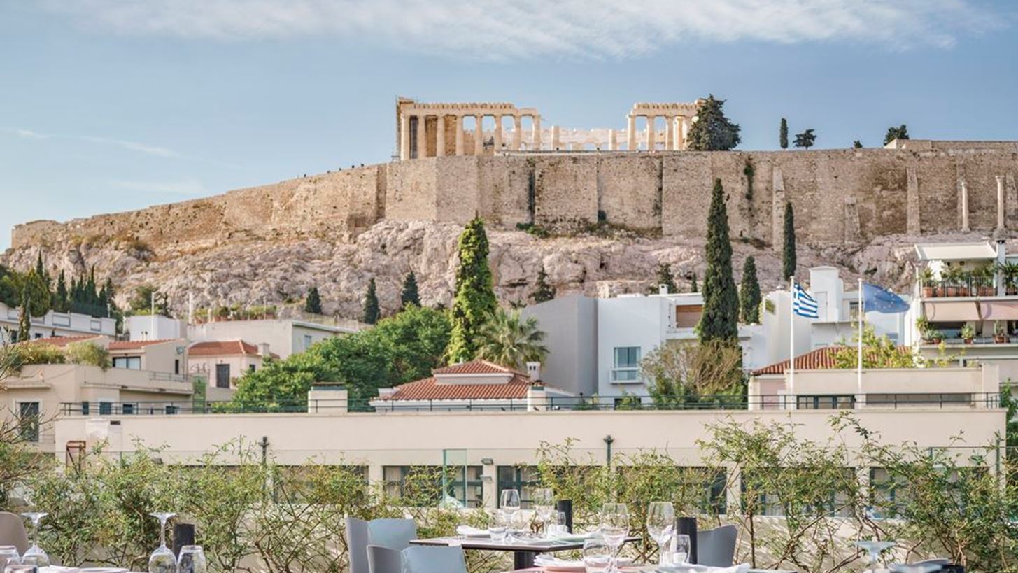 #Tidbits *: Τραπεζάκια Έξω