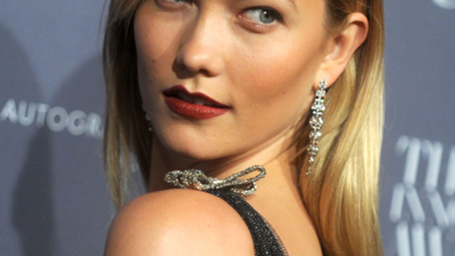 H Karlie Kloss &#x3B8;&#x3B1; &#x3C0;&#x3B5;&#x3C1;&#x3AC;&#x3C3;&#x3B5;&#x3B9; &#x3C4;&#x3B1; &#x3A7;&#x3C1;&#x3B9;&#x3C3;&#x3C4;&#x3BF;&#x3CD;&#x3B3;&#x3B5;&#x3BD;&#x3BD;&#x3B1; &#x3C6;&#x3BF;&#x3C1;&#x3CE;&#x3BD;&#x3C4;&#x3B1;&#x3C2; &#x3C4;&#x3B9;&#x3C2; &#x3C0;&#x3C5;&#x3C4;&#x3B6;&#x3AC;&#x3BC;&#x3B5;&#x3C2; &#x3C4;&#x3B7;&#x3C2;