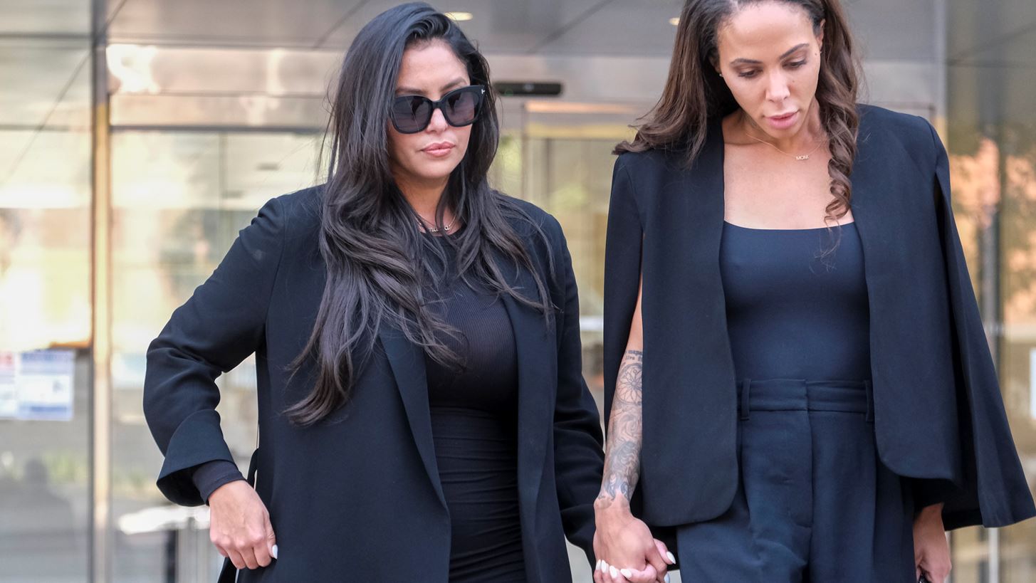 Vanessa Bryant | &#x397; &#x3C3;&#x3C5;&#x3B3;&#x3BA;&#x3BB;&#x3BF;&#x3BD;&#x3B9;&#x3C3;&#x3C4;&#x3B9;&#x3BA;&#x3AE; &#x3BA;&#x3B1;&#x3C4;&#x3AC;&#x3B8;&#x3B5;&#x3C3;&#x3B7; &#x3B3;&#x3B9;&#x3B1; &#x3C4;&#x3B7;&#x3BD; &#x3C5;&#x3C0;&#x3CC;&#x3B8;&#x3B5;&#x3C3;&#x3B7; &#x3BA;&#x3BF;&#x3B9;&#x3BD;&#x3BF;&#x3C0;&#x3BF;&#x3AF;&#x3B7;&#x3C3;&#x3B7;&#x3C2; &#x3B5;&#x3B9;&#x3BA;&#x3CC;&#x3BD;&#x3C9;&#x3BD; &#x3B1;&#x3C0;&#x3CC; &#x3C4;&#x3BF; &#x3B4;&#x3C5;&#x3C3;&#x3C4;&#x3CD;&#x3C7;&#x3B7;&#x3BC;&#x3B1; &#x3C4;&#x3BF;&#x3C5; &#x3C3;&#x3C5;&#x3B6;&#x3CD;&#x3B3;&#x3BF;&#x3C5; &#x3C4;&#x3B7;&#x3C2; Kobe &#x3BA;&#x3B1;&#x3B9; &#x3C4;&#x3B7;&#x3C2; &#x3BA;&#x3CC;&#x3C1;&#x3B7;&#x3C2; &#x3C4;&#x3BF;&#x3C5;&#x3C2; Gianna