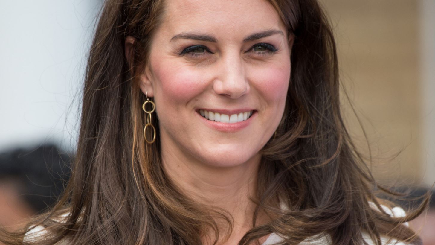 &#x3A5;&#x3C0;&#x3AC;&#x3C1;&#x3C7;&#x3B5;&#x3B9; &#x3AD;&#x3BD;&#x3B1; &#x3C0;&#x3C1;&#x3AC;&#x3B3;&#x3BC;&#x3B1; &#x3C0;&#x3BF;&#x3C5; &#x3B4;&#x3B5;&#x3BD; &#x3BC;&#x3C0;&#x3BF;&#x3C1;&#x3BF;&#x3CD;&#x3BD; &#x3BD;&#x3B1; &#x3C6;&#x3BF;&#x3C1;&#x3AD;&#x3C3;&#x3BF;&#x3C5;&#x3BD; &#x3BF;&#x3B9; &#x3B3;&#x3C5;&#x3BD;&#x3B1;&#x3AF;&#x3BA;&#x3B5;&#x3C2; &#x3C4;&#x3B7;&#x3C2; &#x3B2;&#x3B1;&#x3C3;&#x3B9;&#x3BB;&#x3B9;&#x3BA;&#x3AE;&#x3C2; &#x3BF;&#x3B9;&#x3BA;&#x3BF;&#x3B3;&#x3AD;&#x3BD;&#x3B5;&#x3B9;&#x3B1;&#x3C2;