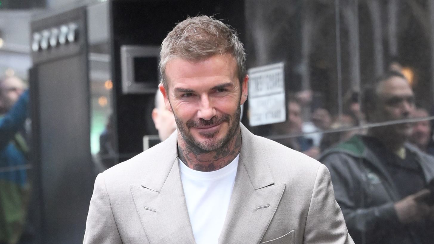 &#x39F; David Beckham &#x3C3;&#x3C4;&#x3BF; &#x3B3;&#x3C1;&#x3B1;&#x3C6;&#x3B5;&#x3AF;&#x3BF; &#x3C4;&#x3BF;&#x3C5; | &#x397; &#x3C6;&#x3C9;&#x3C4;&#x3BF;&#x3B3;&#x3C1;&#x3B1;&#x3C6;&#x3AF;&#x3B1; &#x3BC;&#x3B5; &#x3BC;&#x3AD;&#x3BB;&#x3BF;&#x3C2; &#x3C4;&#x3B7;&#x3C2; &#x3B2;&#x3C1;&#x3B5;&#x3C4;&#x3B1;&#x3BD;&#x3B9;&#x3BA;&#x3AE;&#x3C2; &#x3B2;&#x3B1;&#x3C3;&#x3B9;&#x3BB;&#x3B9;&#x3BA;&#x3AE;&#x3C2; &#x3BF;&#x3B9;&#x3BA;&#x3BF;&#x3B3;&#x3AD;&#x3BD;&#x3B5;&#x3B9;&#x3B1;&#x3C2; &#x3C0;&#x3BF;&#x3C5; &#x3C6;&#x3AC;&#x3BD;&#x3B7;&#x3BA;&#x3B5; &#x3BA;&#x3B1;&#x3C4;&#x3AC; &#x3BB;&#x3AC;&#x3B8;&#x3BF;&#x3C2;
