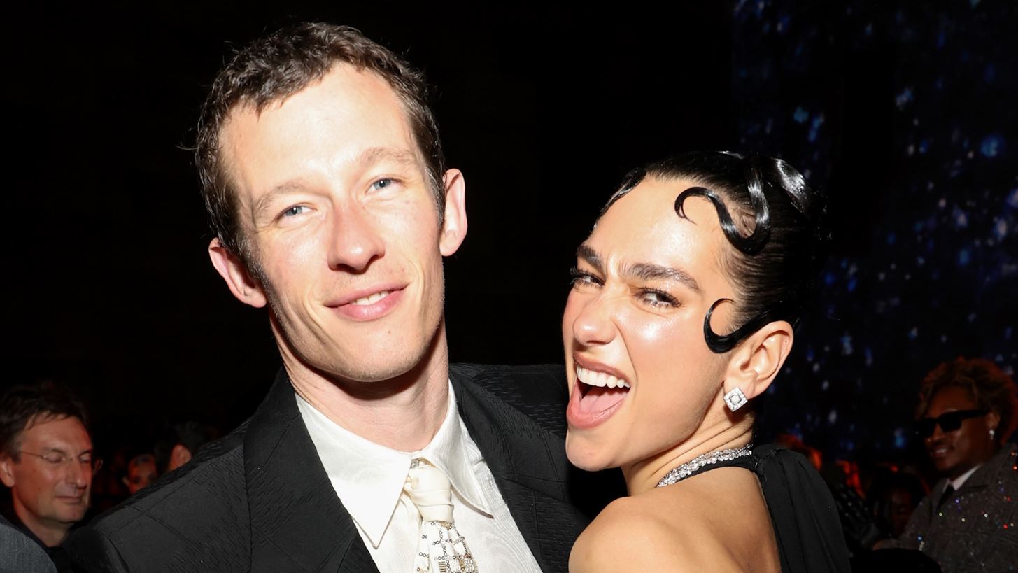 Dua Lipa &amp; Callum Turner | &#x3A0;&#x3CC;&#x3C4;&#x3B5; &#x3C3;&#x3C7;&#x3B5;&#x3B4;&#x3B9;&#x3AC;&#x3B6;&#x3BF;&#x3C5;&#x3BD; &#x3BD;&#x3B1; &#x3C0;&#x3B1;&#x3BD;&#x3C4;&#x3C1;&#x3B5;&#x3C5;&#x3C4;&#x3BF;&#x3CD;&#x3BD;
