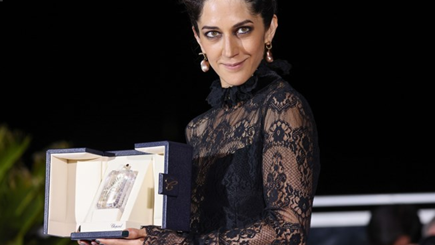 Zar Amir Ebrahimi | &#x397; &#x399;&#x3C1;&#x3B1;&#x3BD;&#x3AE; &#x3BD;&#x3B9;&#x3BA;&#x3AE;&#x3C4;&#x3C1;&#x3B9;&#x3B1; &#x3C4;&#x3BF;&#x3C5; &#x3A7;&#x3C1;&#x3C5;&#x3C3;&#x3BF;&#x3CD; &#x3A6;&#x3BF;&#x3AF;&#x3BD;&#x3B9;&#x3BA;&#x3B1; &#x3C3;&#x3C4;&#x3BF; &#x3A6;&#x3B5;&#x3C3;&#x3C4;&#x3B9;&#x3B2;&#x3AC;&#x3BB; &#x39A;&#x3B1;&#x3BD;&#x3BD;&#x3CE;&#x3BD; &#x3BA;&#x3B1;&#x3B9; &#x3C4;&#x3BF; &#x3C3;&#x3B5;&#x3BE;&#x3BF;&#x3C5;&#x3B1;&#x3BB;&#x3B9;&#x3BA;&#x3CC; &#x3C3;&#x3BA;&#x3AC;&#x3BD;&#x3B4;&#x3B1;&#x3BB;&#x3BF; &#x3C0;&#x3BF;&#x3C5; &#x3C4;&#x3B7;&#x3BD; &#x3B1;&#x3BD;&#x3AC;&#x3B3;&#x3BA;&#x3B1;&#x3C3;&#x3B5; &#x3BD;&#x3B1; &#x3B3;&#x3AF;&#x3BD;&#x3B5;&#x3B9; &#x3C0;&#x3C1;&#x3CC;&#x3C3;&#x3C6;&#x3C5;&#x3B3;&#x3B1;&#x3C2;