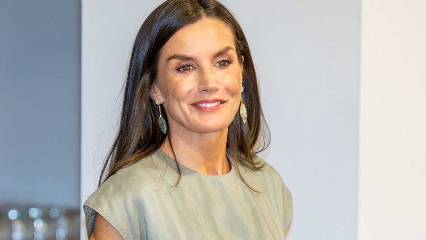 &#x392;&#x3B1;&#x3C3;&#x3AF;&#x3BB;&#x3B9;&#x3C3;&#x3C3;&#x3B1; Letizia | &#x39C;&#x3B5; &#x3C1;&#x3B9;&#x3B3;&#x3AD; &#x3C0;&#x3BF;&#x3C5;&#x3BA;&#x3AC;&#x3BC;&#x3B9;&#x3C3;&#x3BF; Mango &#x3C3;&#x3B5; &#x3B4;&#x3B7;&#x3BC;&#x3CC;&#x3C3;&#x3B9;&#x3B1; &#x3B5;&#x3BC;&#x3C6;&#x3AC;&#x3BD;&#x3B9;&#x3C3;&#x3AE; &#x3C4;&#x3B7;&#x3C2;