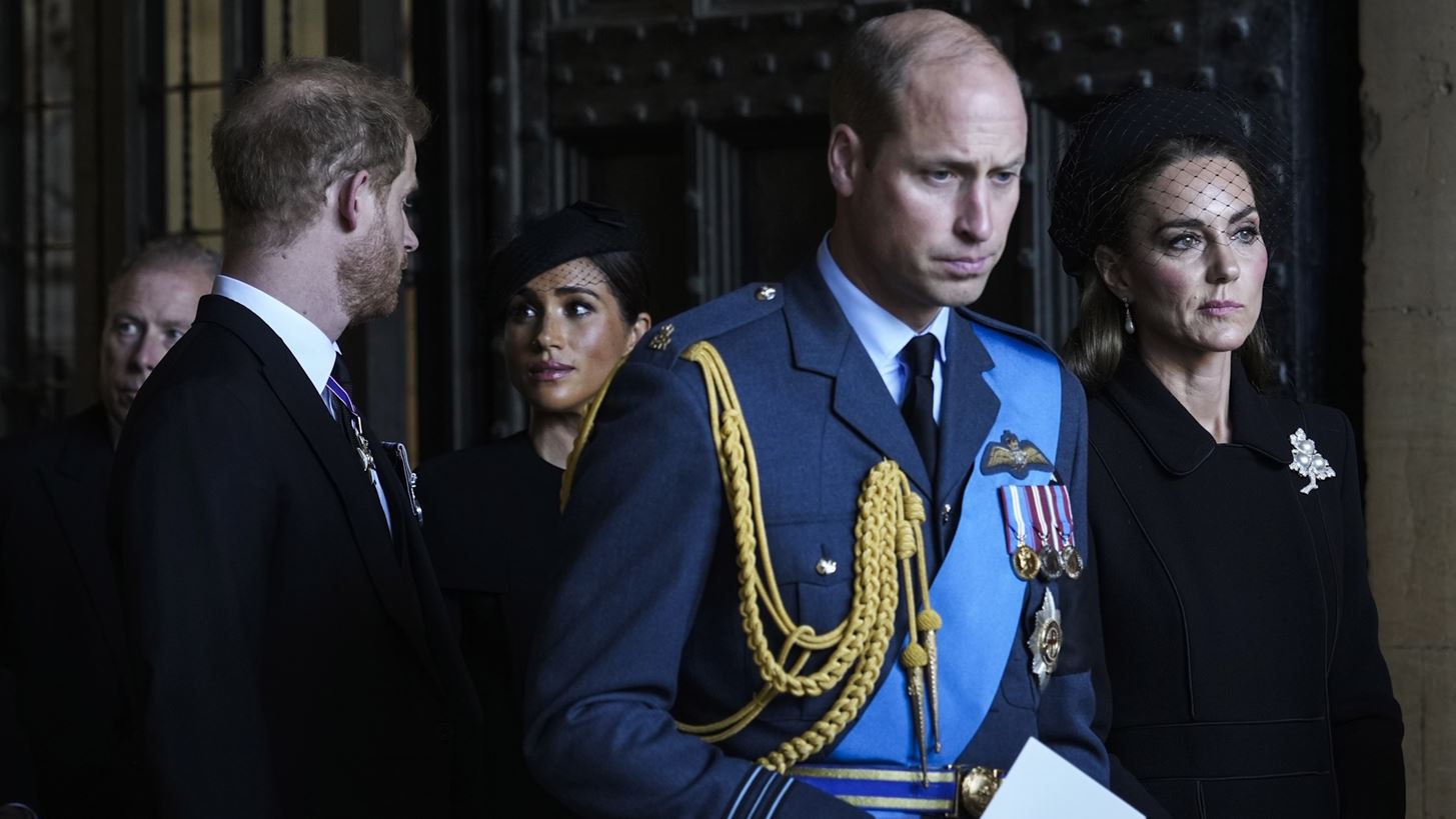 Meghan Markle | &#x388;&#x3C4;&#x3C3;&#x3B9; &#x3C7;&#x3BB;&#x3B5;&#x3CD;&#x3B1;&#x3C3;&#x3B5; &#x3C4;&#x3BF;&#x3BD; &#x3C0;&#x3C1;&#x3AF;&#x3B3;&#x3BA;&#x3B9;&#x3C0;&#x3B1; William &#x3BA;&#x3B1;&#x3B9; &#x3C4;&#x3B7;&#x3BD; Kate Middleton &#x3C4;&#x3B7;&#x3BD; &#x3B7;&#x3BC;&#x3AD;&#x3C1;&#x3B1; &#x3C4;&#x3BF;&#x3C5; &#x391;&#x3B3;&#x3AF;&#x3BF;&#x3C5; &#x392;&#x3B1;&#x3BB;&#x3B5;&#x3BD;&#x3C4;&#x3AF;&#x3BD;&#x3BF;&#x3C5;