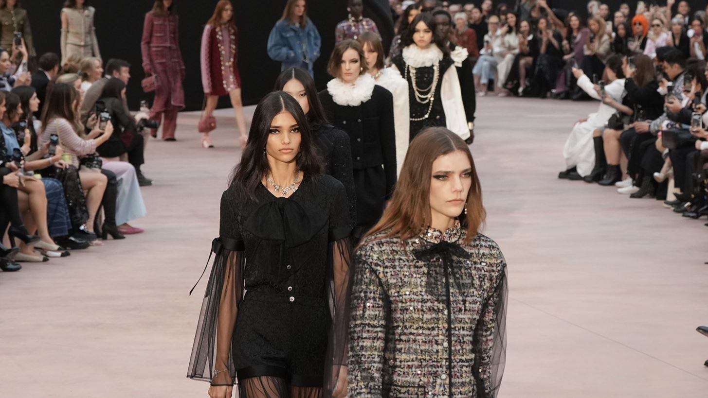 &#x397; &#x3BF;&#x3BD;&#x3B5;&#x3B9;&#x3C1;&#x3B9;&#x3BA;&#x3AE; &#x3C3;&#x3C5;&#x3BB;&#x3BB;&#x3BF;&#x3B3;&#x3AE; &#x3C4;&#x3BF;&#x3C5; &#x3BF;&#x3AF;&#x3BA;&#x3BF;&#x3C5; Chanel &#x3B3;&#x3B9;&#x3B1; &#x3C4;&#x3B7; &#x3C3;&#x3B5;&#x3B6;&#x3CC;&#x3BD; &#x3A6;&#x3B8;&#x3B9;&#x3BD;&#x3CC;&#x3C0;&#x3C9;&#x3C1;&#x3BF;/&#x3A7;&#x3B5;&#x3B9;&#x3BC;&#x3CE;&#x3BD;&#x3B1;&#x3C2; 2025-2026