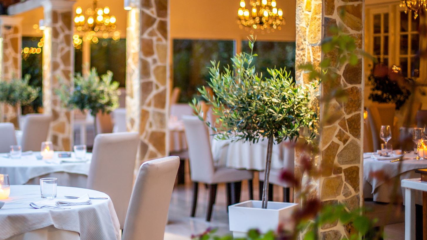 Βραβευμένο εστιατόριο "Rose Garden"