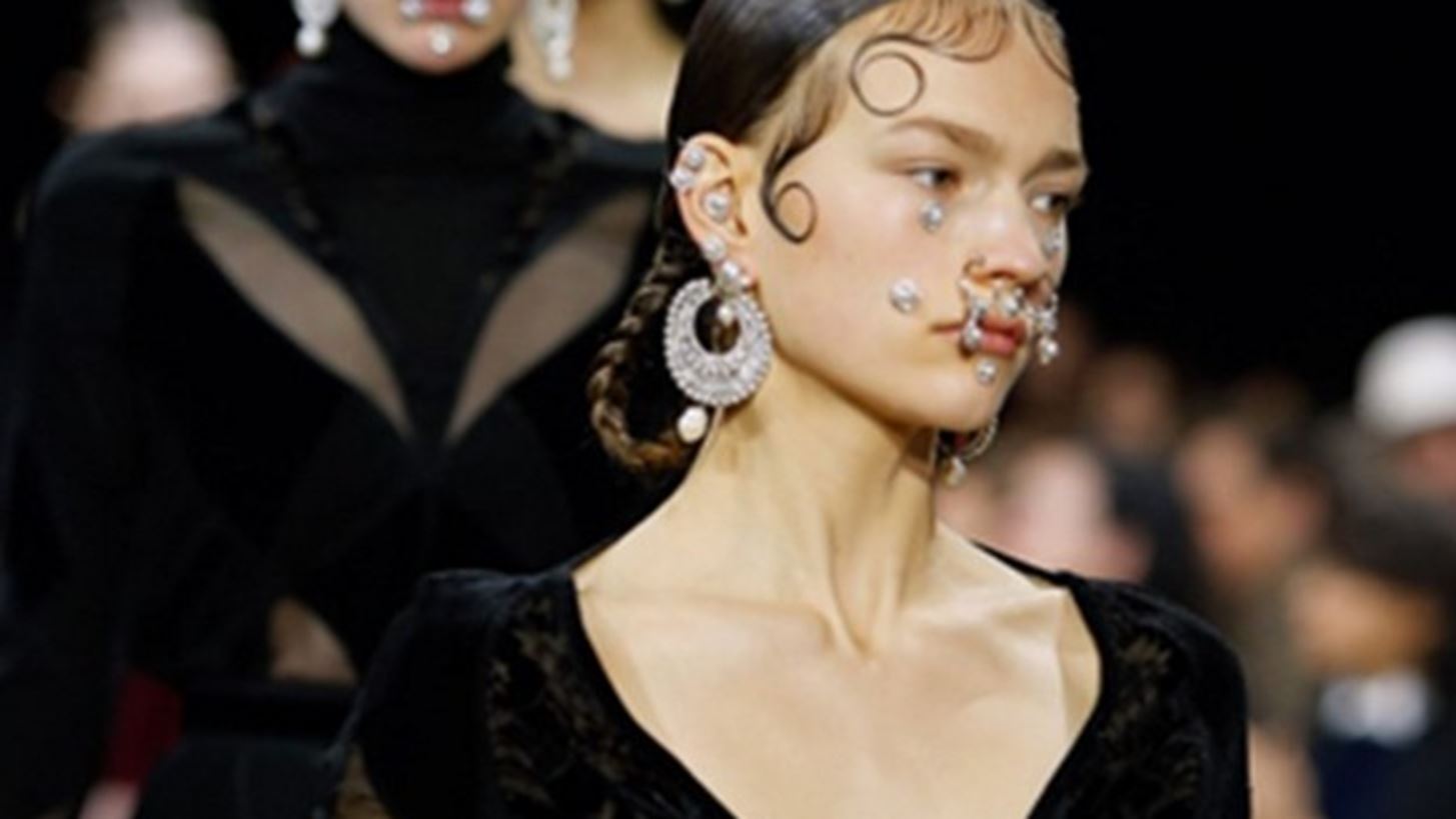 &#x391;&#x3C5;&#x3C4;&#x3AE; &#x3B5;&#x3AF;&#x3BD;&#x3B1;&#x3B9; &#x3B7; &#x3BD;&#x3AD;&#x3B1; &#x3BA;&#x3B1;&#x3BB;&#x3BB;&#x3B9;&#x3C4;&#x3B5;&#x3C7;&#x3BD;&#x3B9;&#x3BA;&#x3AE; &#x3B4;&#x3B9;&#x3B5;&#x3C5;&#x3B8;&#x3CD;&#x3BD;&#x3C4;&#x3C1;&#x3B9;&#x3B1; &#x3C4;&#x3BF;&#x3C5; &#x3BF;&#x3AF;&#x3BA;&#x3BF;&#x3C5; Givenchy