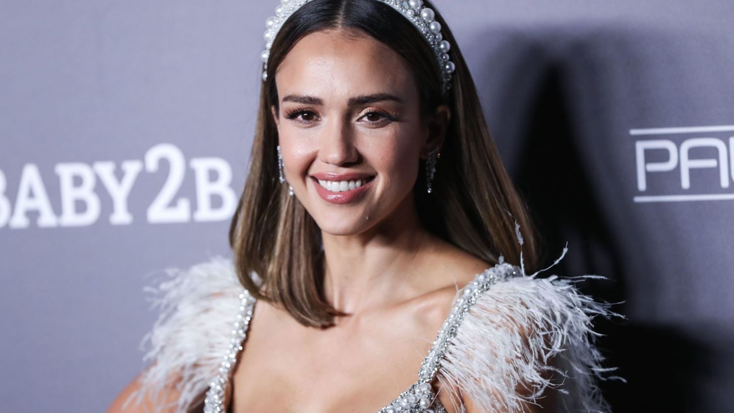 Jessica Alba | &#x394;&#x3B5;&#x3AF;&#x3C7;&#x3BD;&#x3B5;&#x3B9; &#x3C0;&#x3C9;&#x3C2; &#x3B5;&#x3C1;&#x3B3;&#x3AC;&#x3B6;&#x3B5;&#x3C4;&#x3B1;&#x3B9; &#x3B1;&#x3C0;&#x3CC; &#x3C4;&#x3BF; &#x3C3;&#x3C0;&#x3AF;&#x3C4;&#x3B9; &#x3BC;&#x3B5; &#x3C4;&#x3BF;&#x3BD; &#x3B3;&#x3B9;&#x3BF; &#x3C4;&#x3B7;&#x3C2;