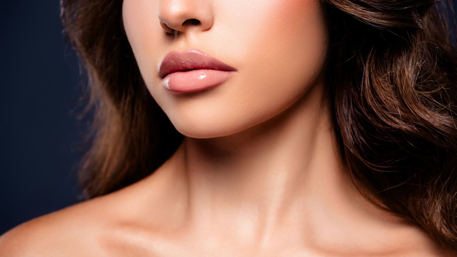 Το viral κραγιόν υδάτινης λάμψης που λατρεύουν τα it girls