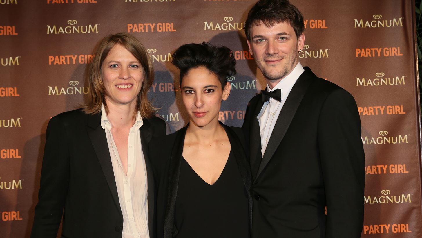 Samuel Theis | &#x39F; &#x3B7;&#x3B8;&#x3BF;&#x3C0;&#x3BF;&#x3B9;&#x3CC;&#x3C2; &#x3B1;&#x3C0;&#x3CC; &#x3C4;&#x3B7;&#x3BD; &quot;&#x391;&#x3BD;&#x3B1;&#x3C4;&#x3BF;&#x3BC;&#x3AF;&#x3B1; &#x3BC;&#x3AF;&#x3B1;&#x3C2; &#x3C0;&#x3C4;&#x3CE;&#x3C3;&#x3B7;&#x3C2;&quot; &#x3BA;&#x3B1;&#x3C4;&#x3B7;&#x3B3;&#x3BF;&#x3C1;&#x3B5;&#x3AF;&#x3C4;&#x3B1;&#x3B9; &#x3B3;&#x3B9;&#x3B1; &#x3B2;&#x3B9;&#x3B1;&#x3C3;&#x3BC;&#x3CC; &#x3C3;&#x3C5;&#x3BD;&#x3B1;&#x3B4;&#x3AD;&#x3BB;&#x3C6;&#x3BF;&#x3C5; &#x3C4;&#x3BF;&#x3C5;