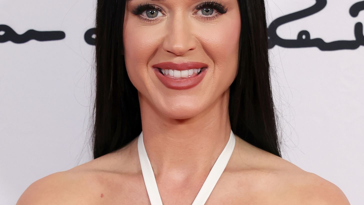 Katy Perry | &#x397; &#x3BC;&#x3B5;&#x3B3;&#x3AC;&#x3BB;&#x3B7; &#x3B5;&#x3C0;&#x3B9;&#x3C3;&#x3C4;&#x3C1;&#x3BF;&#x3C6;&#x3AE;