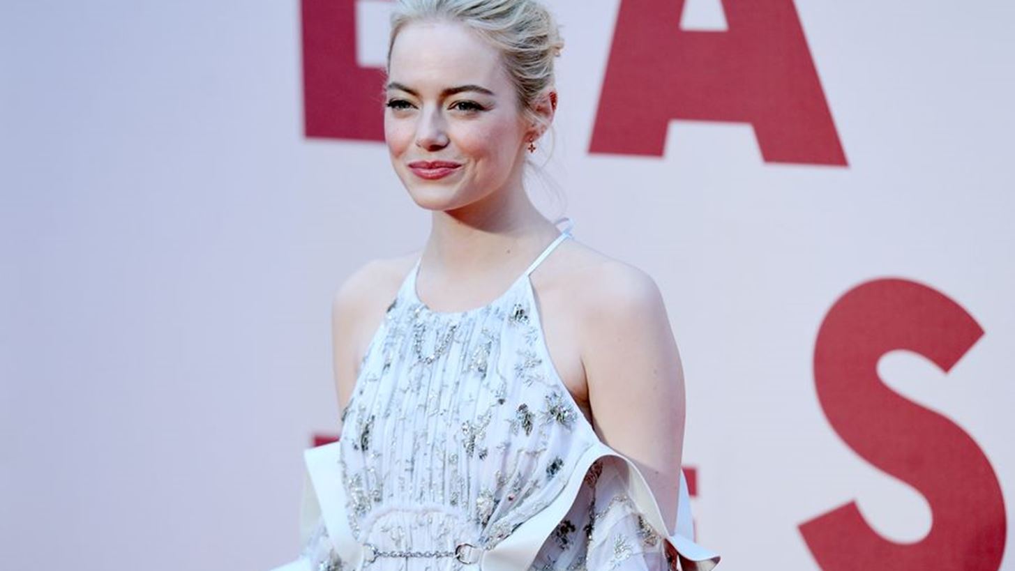H Emma Stone &#x3B5;&#x3AF;&#x3BD;&#x3B1;&#x3B9; &#x3C4;&#x3BF; &#x3BD;&#x3AD;&#x3BF; &#x3C0;&#x3C1;&#x3CC;&#x3C3;&#x3C9;&#x3C0;&#x3BF; &#x3C4;&#x3BF;&#x3C5; Louis Vuitton