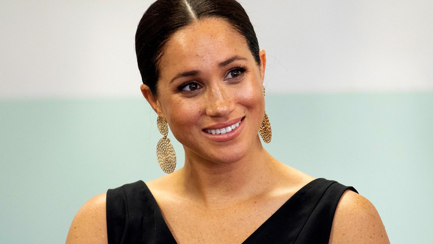 Meghan Markle: &#x397; &#x3C0;&#x3C1;&#x3CE;&#x3C4;&#x3B7; &#x3C4;&#x3B7;&#x3BB;&#x3B5;&#x3BF;&#x3C0;&#x3C4;&#x3B9;&#x3BA;&#x3AE; &#x3C3;&#x3C5;&#x3BD;&#x3AD;&#x3BD;&#x3C4;&#x3B5;&#x3C5;&#x3BE;&#x3B7; &#x3BC;&#x3B5;&#x3C4;&#x3AC; &#x3C4;&#x3B7;&#x3BD; &#x3B1;&#x3C0;&#x3BF;&#x3C7;&#x3CE;&#x3C1;&#x3B7;&#x3C3;&#x3B7; &#x3B1;&#x3C0;&#x3CC; &#x3C4;&#x3BF; &#x3C0;&#x3B1;&#x3BB;&#x3AC;&#x3C4;&#x3B9;