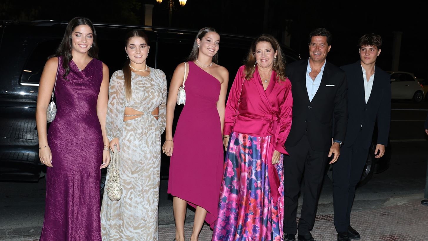 H &#x3BA;&#x3B1;&#x3BB;&#x3B5;&#x3C3;&#x3BC;&#x3AD;&#x3BD;&#x3B7; &#x3C0;&#x3BF;&#x3C5; &#x3B5;&#x3C0;&#x3AD;&#x3BB;&#x3B5;&#x3BE;&#x3B5; &#x3C6;&#x3CC;&#x3C1;&#x3B5;&#x3BC;&#x3B1; &#x3B1;&#x3C0;&#x3CC; &#x3C4;&#x3B7; Zara &#x3C3;&#x3C4;&#x3BF; pre-wedding &#x3B4;&#x3B5;&#x3AF;&#x3C0;&#x3BD;&#x3BF; &#x3C4;&#x3B7;&#x3C2; &#x398;&#x3B5;&#x3BF;&#x3B4;&#x3CE;&#x3C1;&#x3B1;&#x3C2;