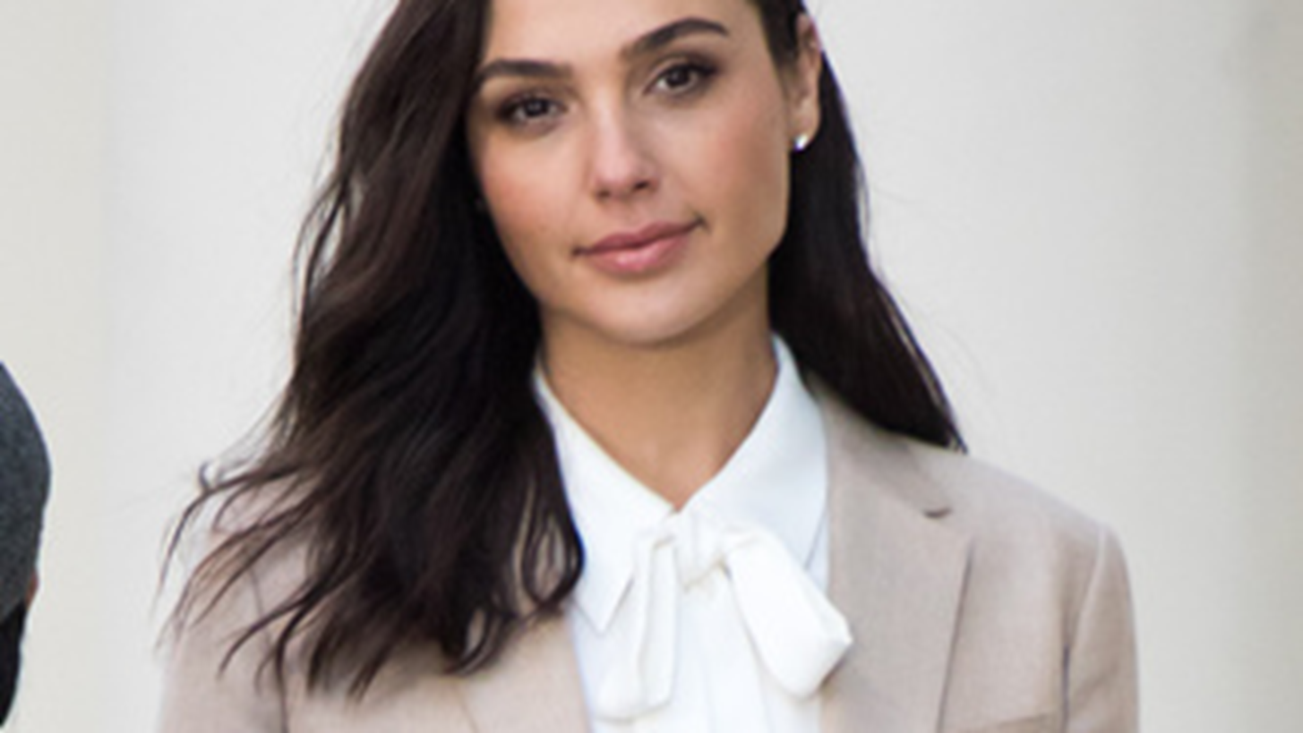 Gal Gadot | &#x395;&#x3AF;&#x3BD;&#x3B1;&#x3B9; &#x3AD;&#x3B3;&#x3BA;&#x3C5;&#x3BF;&#x3C2; &#x3C3;&#x3C4;&#x3BF; &#x3C4;&#x3C1;&#x3AF;&#x3C4;&#x3BF; &#x3C0;&#x3B1;&#x3B9;&#x3B4;&#x3AF; &#x3C4;&#x3B7;&#x3C2;