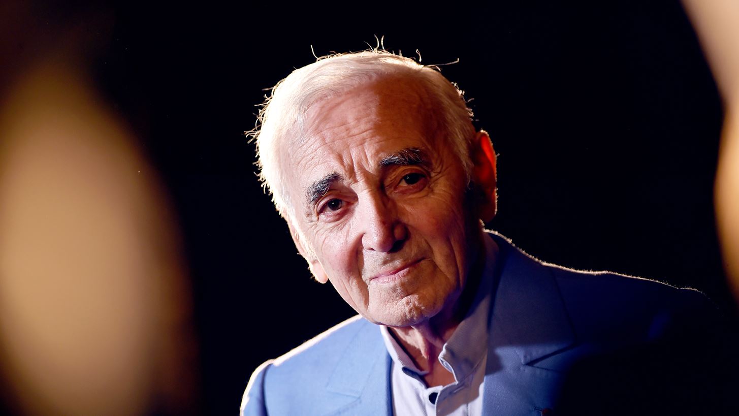 &#x388;&#x3C6;&#x3C5;&#x3B3;&#x3B5; &#x3B1;&#x3C0;&#x3CC; &#x3C4;&#x3B7; &#x3B6;&#x3C9;&#x3AE; &#x3BF; &#x393;&#x3AC;&#x3BB;&#x3BB;&#x3BF;&#x3C2; &#x3C4;&#x3C1;&#x3B1;&#x3B3;&#x3BF;&#x3C5;&#x3B4;&#x3B9;&#x3C3;&#x3C4;&#x3AE;&#x3C2; Charles Aznavour