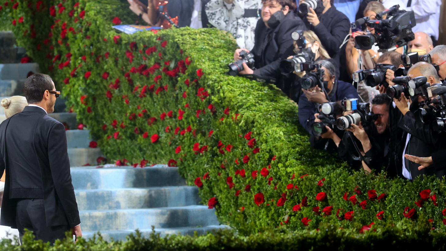 &#x3A4;&#x3BF; Met Gala 2022 &#x3C4;&#x3B1; &#x3B5;&#x3AF;&#x3C7;&#x3B5; &#x3CC;&#x3BB;&#x3B1; -&#x3B1;&#x3BA;&#x3CC;&#x3BC;&#x3B1; &#x3BA;&#x3B1;&#x3B9; &#x3C0;&#x3C1;&#x3CC;&#x3C4;&#x3B1;&#x3C3;&#x3B7; &#x3B3;&#x3AC;&#x3BC;&#x3BF;&#x3C5;!
