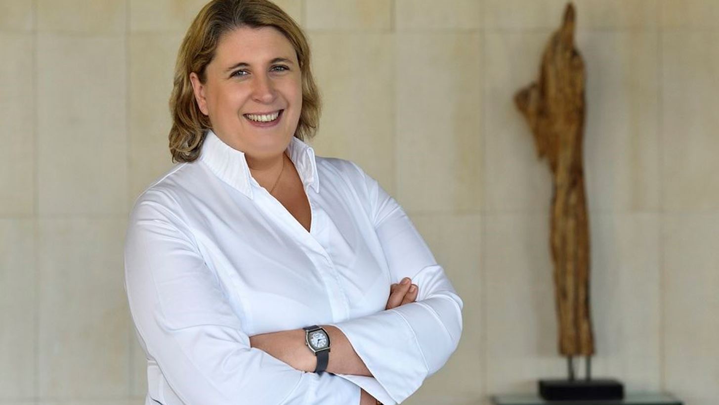 #Tidbits *: H 2&#x3AC;&#x3C3;&#x3C4;&#x3B5;&#x3C1;&#x3B7; Stephanie Le Quellec &#x3B5;&#x3C0;&#x3B9;&#x3BA;&#x3B5;&#x3C6;&#x3B1;&#x3BB;&#x3AE;&#x3C2; &#x3C4;&#x3BF;&#x3C5; Over Water