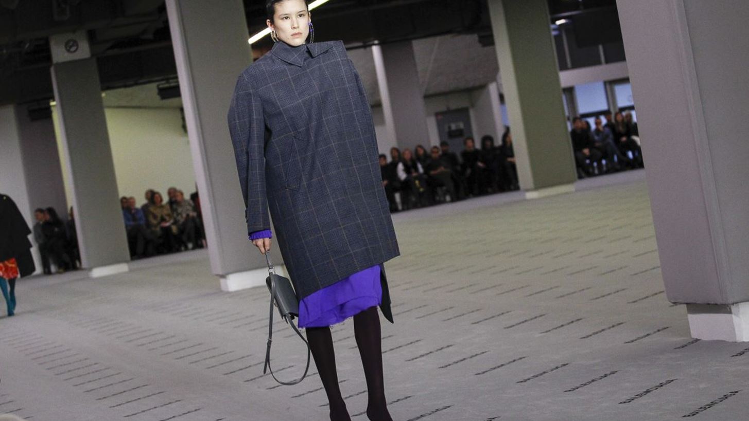 &#x391;&#x3C5;&#x3C4;&#x3CC;&#x3C2; &#x3B5;&#x3AF;&#x3BD;&#x3B1;&#x3B9; (&#x3BC;&#x3AD;&#x3C7;&#x3C1;&#x3B9; &#x3C3;&#x3C4;&#x3B9;&#x3B3;&#x3BC;&#x3AE;&#x3C2;) &#x3BF; &#x3B4;&#x3B7;&#x3BC;&#x3BF;&#x3C6;&#x3B9;&#x3BB;&#x3AD;&#x3C3;&#x3C4;&#x3B5;&#x3C1;&#x3BF;&#x3C2; &#x3BF;&#x3AF;&#x3BA;&#x3BF;&#x3C2; &#x3BC;&#x3CC;&#x3B4;&#x3B1;&#x3C2; &#x3C4;&#x3B7;&#x3C2; &#x3C7;&#x3C1;&#x3BF;&#x3BD;&#x3B9;&#x3AC;&#x3C2;