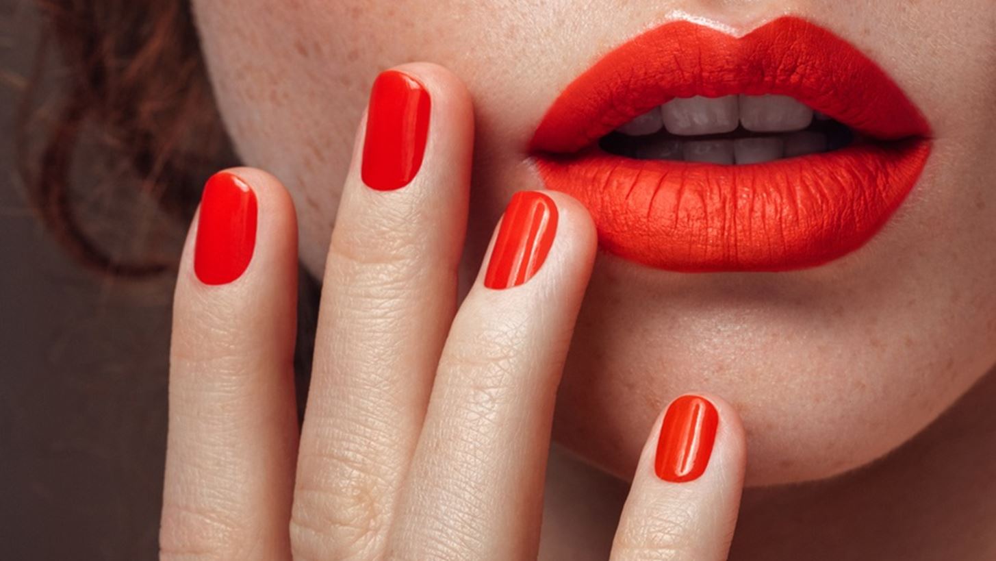 Επαγγελματικά μυστικά για μεγάλη διάρκεια στο μανικιούρ