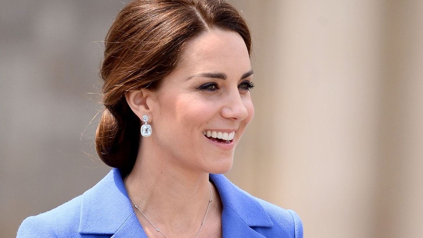 &#x397; Kate Middleton &#x3C6;&#x3CC;&#x3C1;&#x3B5;&#x3C3;&#x3B5; &#x3AD;&#x3BD;&#x3B1; &#x3B1;&#x3C0;&#x3CC; &#x3C4;&#x3B1; hot &#x3C7;&#x3C1;&#x3CE;&#x3BC;&#x3B1;&#x3C4;&#x3B1; &#x3C4;&#x3B7;&#x3C2; &#x3C3;&#x3B5;&#x3B6;&#x3CC;&#x3BD;