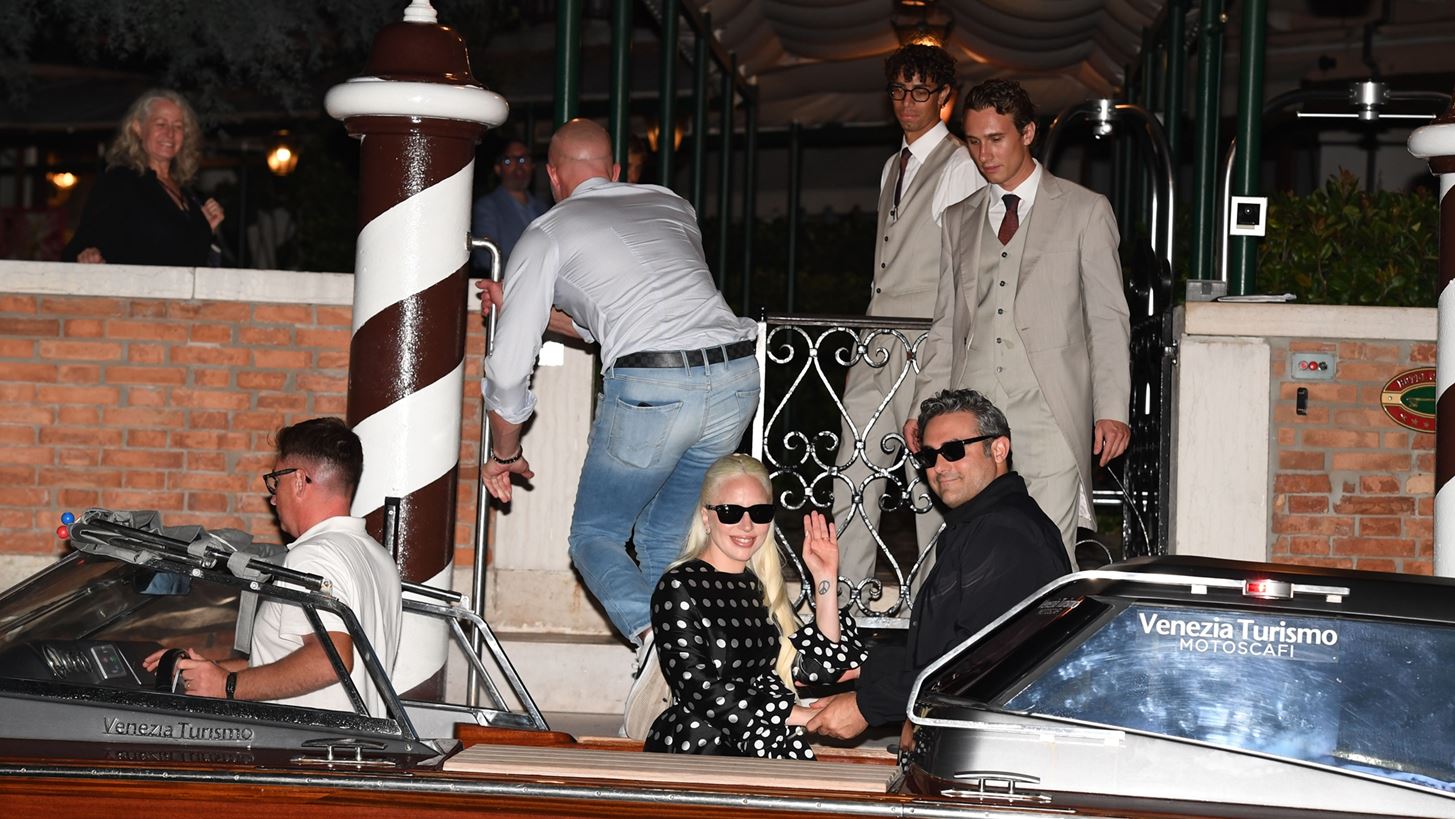 H Lady Gaga &#x3AD;&#x3C6;&#x3C4;&#x3B1;&#x3C3;&#x3B5; &#x3C3;&#x3C4;&#x3B7; &#x392;&#x3B5;&#x3BD;&#x3B5;&#x3C4;&#x3AF;&#x3B1; &#x3B1;&#x3BD;&#x3B1;&#x3BD;&#x3B5;&#x3C9;&#x3BC;&#x3AD;&#x3BD;&#x3B7; &#x3BA;&#x3B1;&#x3B9; &#x3C0;&#x3BF;&#x3BB;&#x3CD; &#x3B5;&#x3C1;&#x3C9;&#x3C4;&#x3B5;&#x3C5;&#x3BC;&#x3AD;&#x3BD;&#x3B7;