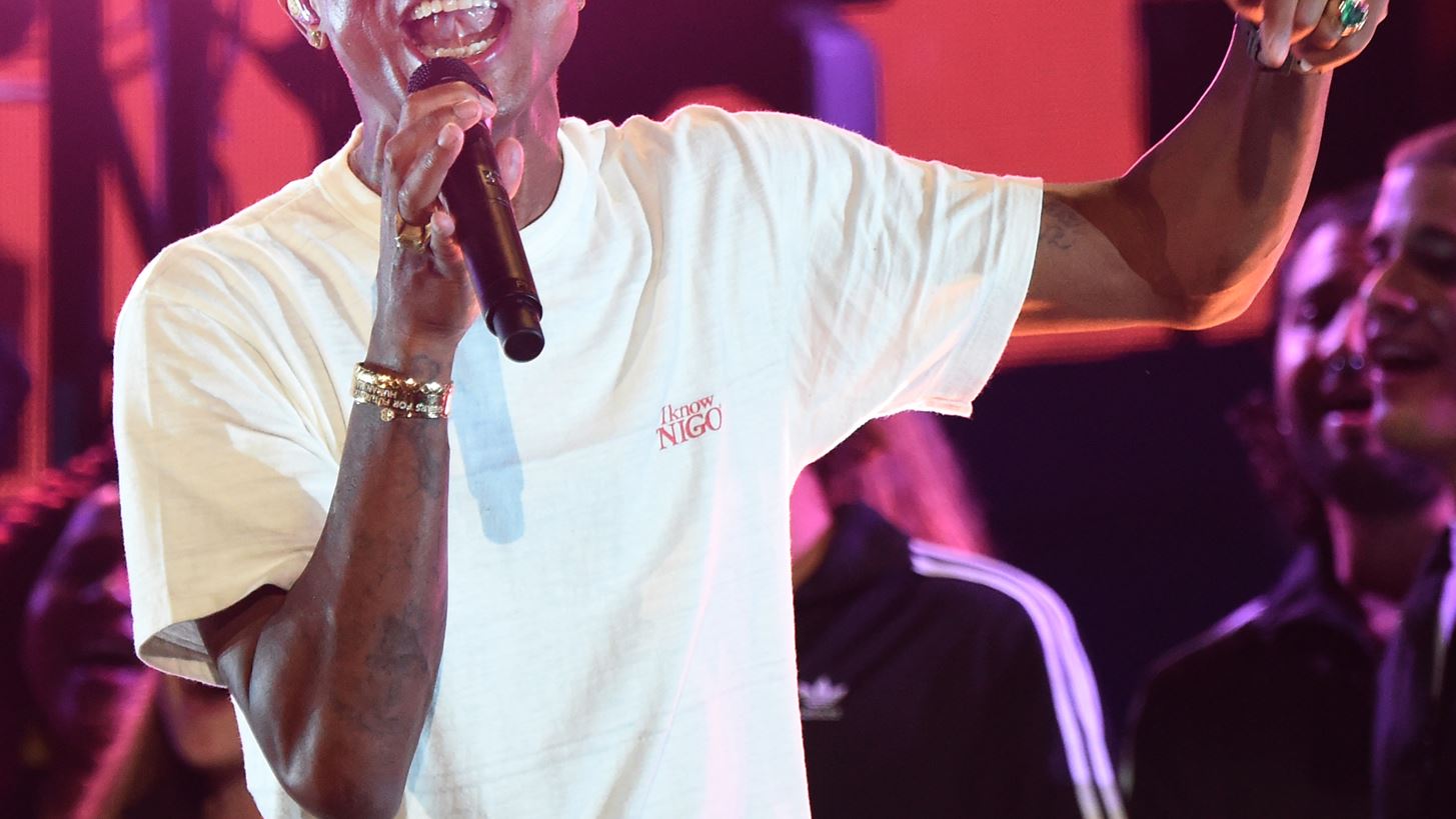 &#x39F; Pharrell Williams &#x3C4;&#x3BF;&#x3BD;&#x3AF;&#x3B6;&#x3B5;&#x3B9; &#x3C4;&#x3B7;&#x3BD; &#x3B1;&#x3BD;&#x3AC;&#x3B3;&#x3BA;&#x3B7; &#x3B5;&#x3BD;&#x3C3;&#x3C5;&#x3BD;&#x3B1;&#x3AF;&#x3C3;&#x3B8;&#x3B7;&#x3C3;&#x3B7;&#x3C2; &#x3C3;&#x3C4;&#x3B7; &#x3BC;&#x3AC;&#x3C7;&#x3B7; &#x3BA;&#x3B1;&#x3C4;&#x3AC; &#x3C4;&#x3BF;&#x3C5; &#x3C1;&#x3B1;&#x3C4;&#x3C3;&#x3B9;&#x3C3;&#x3BC;&#x3BF;&#x3CD;