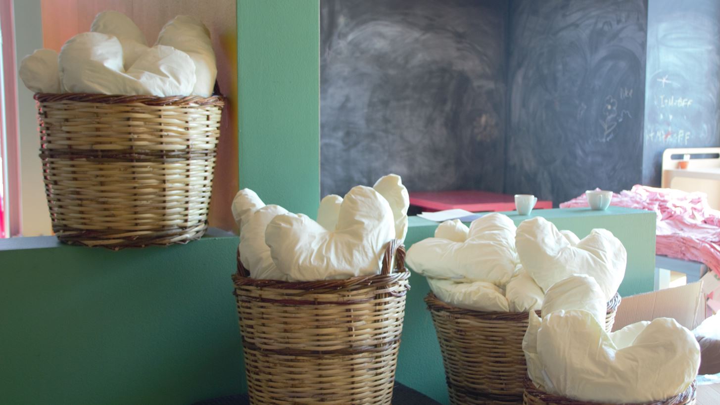 &#x3A4;o Pillow Positive Event &#x3C4;&#x3B7;&#x3C2; COCO-MAT &#x3AE;&#x3C4;&#x3B1;&#x3BD; &#x3B1;&#x3C6;&#x3B9;&#x3B5;&#x3C1;&#x3C9;&#x3BC;&#x3AD;&#x3BD;&#x3BF; &#x3C3;&#x3C4;&#x3B7; &#x3B3;&#x3C5;&#x3BD;&#x3B1;&#x3AF;&#x3BA;&#x3B1;