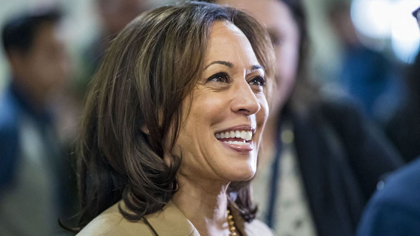 &#x397; Kamala Harris &#x3C3;&#x3B5; &#x3C1;&#x3CC;&#x3BB;&#x3BF; Youtuber