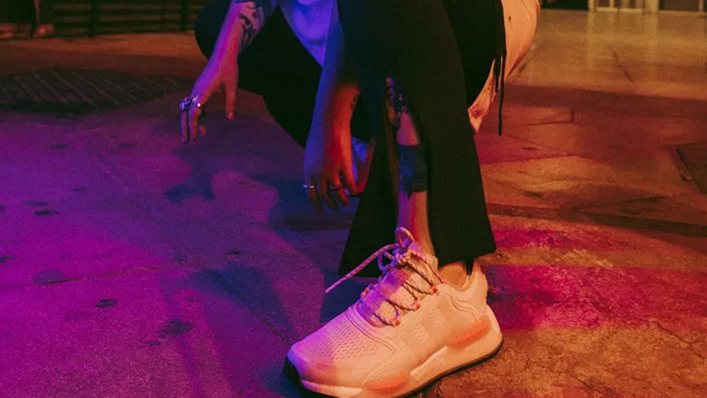 H adidas Originals &#x3B5;&#x3C0;&#x3B1;&#x3BD;&#x3B1;&#x3C3;&#x3C5;&#x3C3;&#x3C4;&#x3AE;&#x3BD;&#x3B5;&#x3B9; &#x3C4;&#x3BF; &#x3BC;&#x3BF;&#x3BD;&#x3C4;&#x3AD;&#x3BB;&#x3BF; NMD